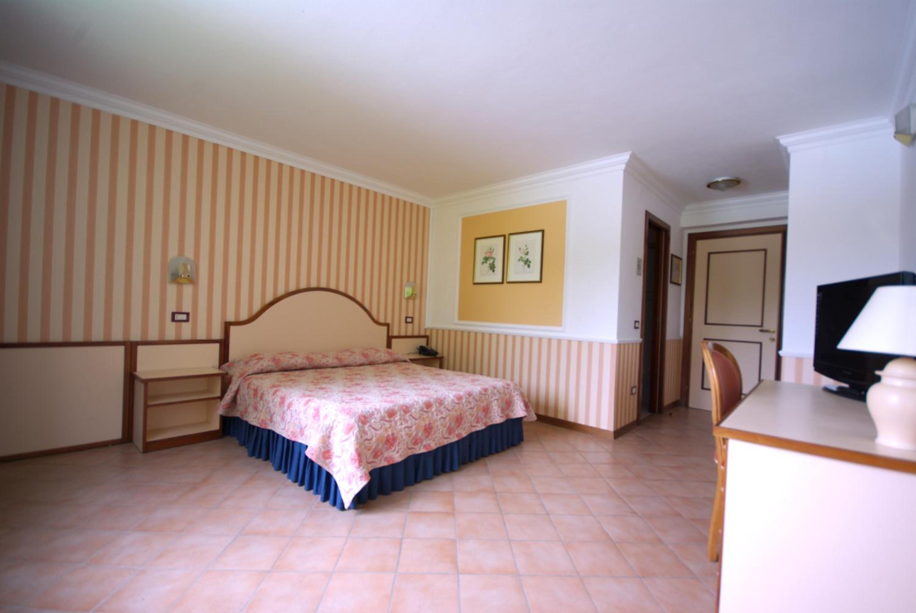 Double or Twin Room - Annex with Spa Access photo 1