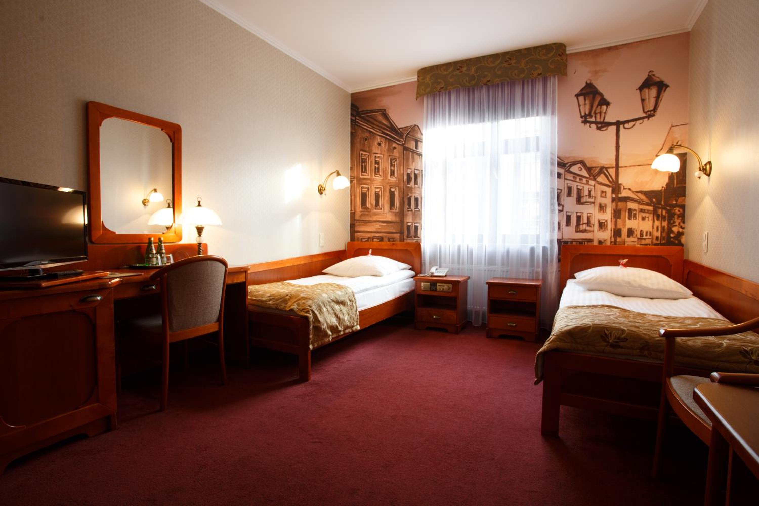 Twin Room - Photo 9