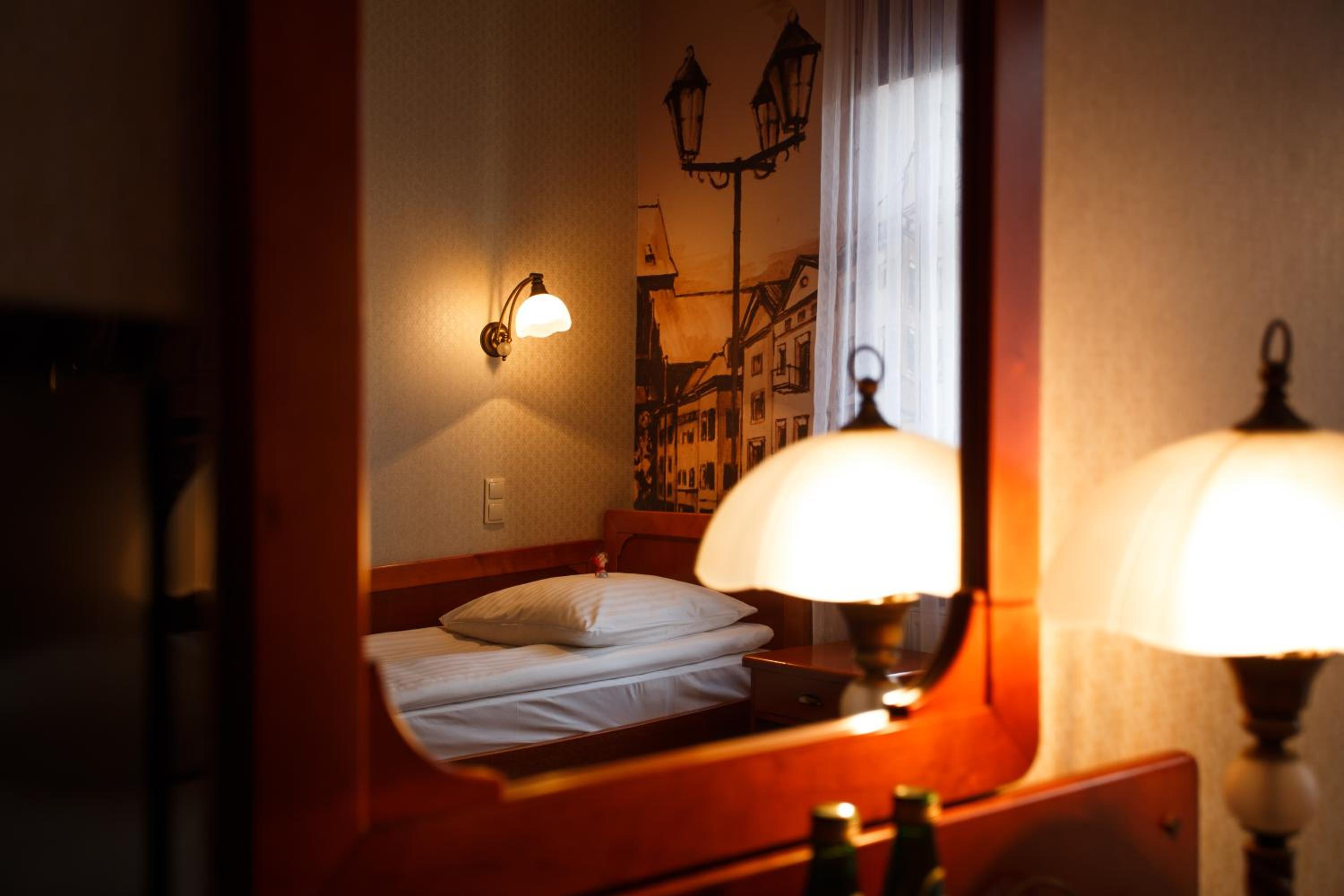 Twin Room - Photo 5