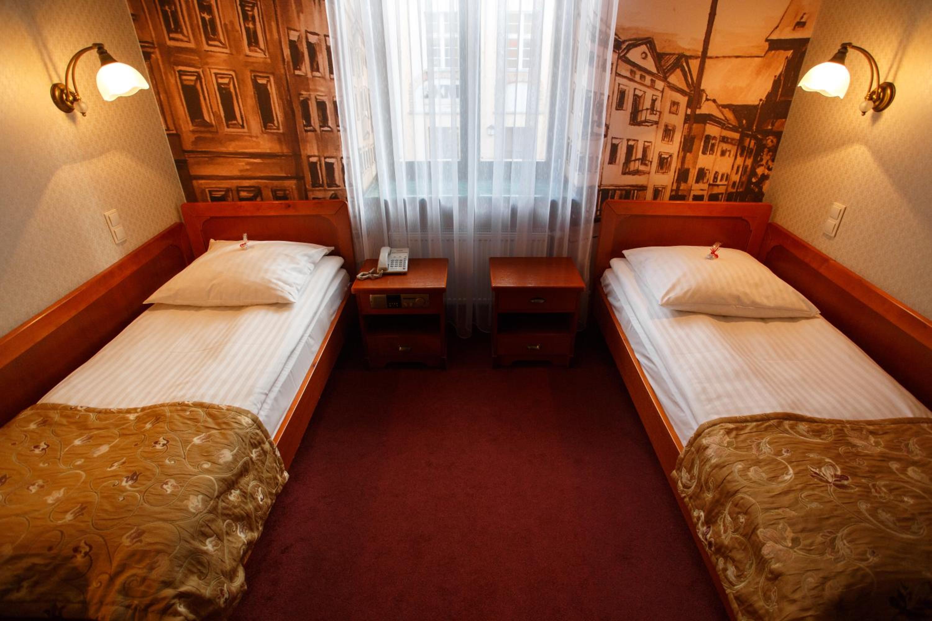 Twin Room - Photo 7