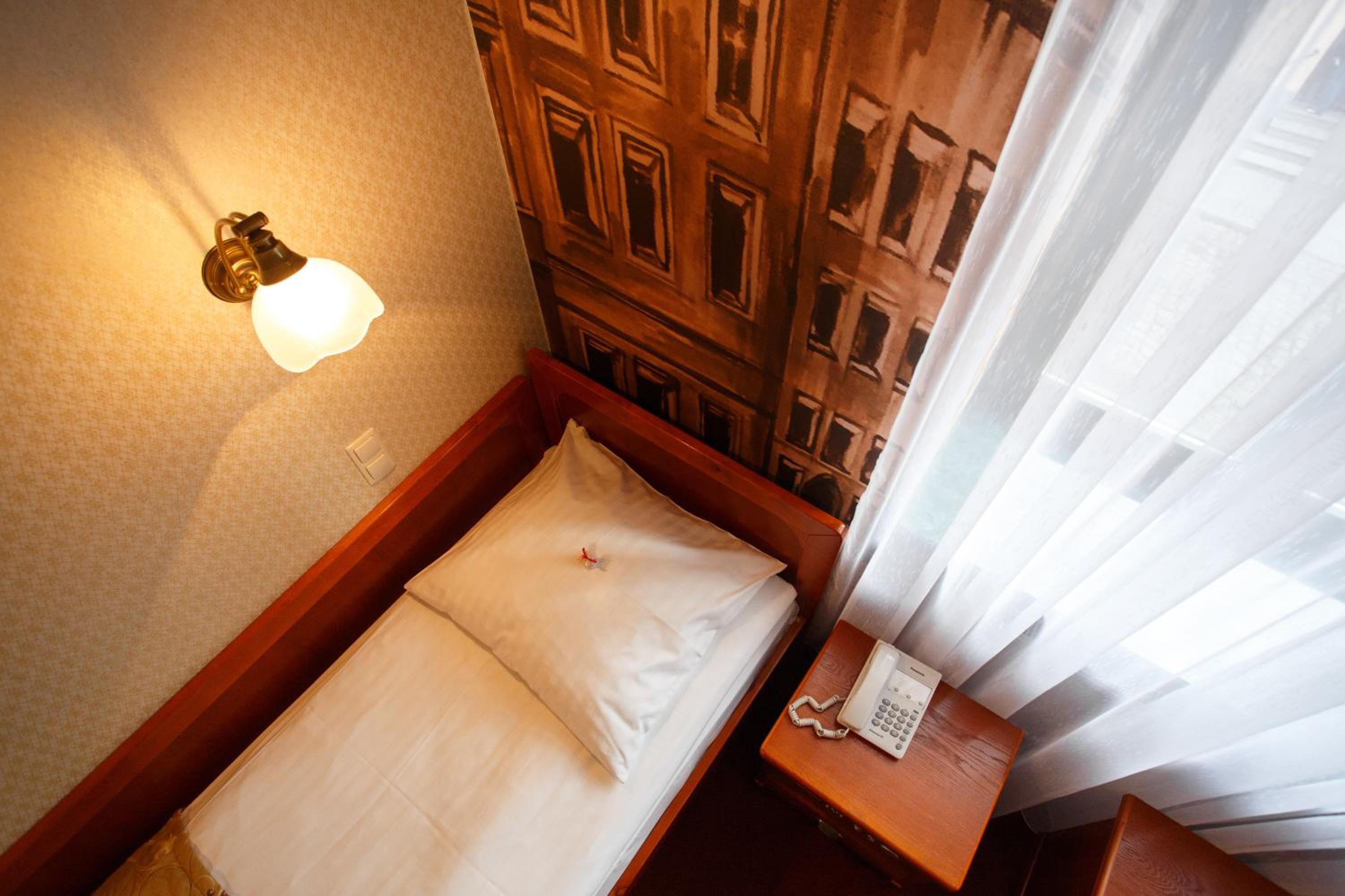 Twin Room - Photo 6