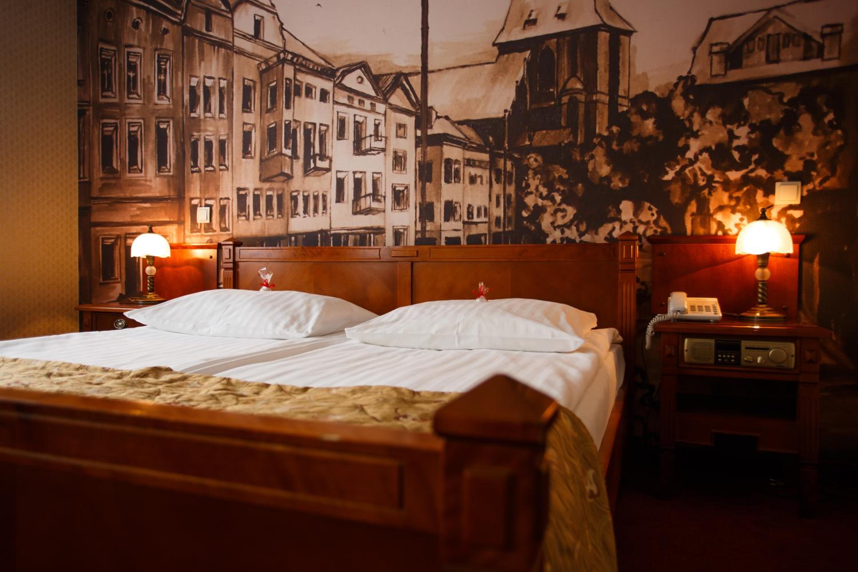 Deluxe Double Room - Photo 9