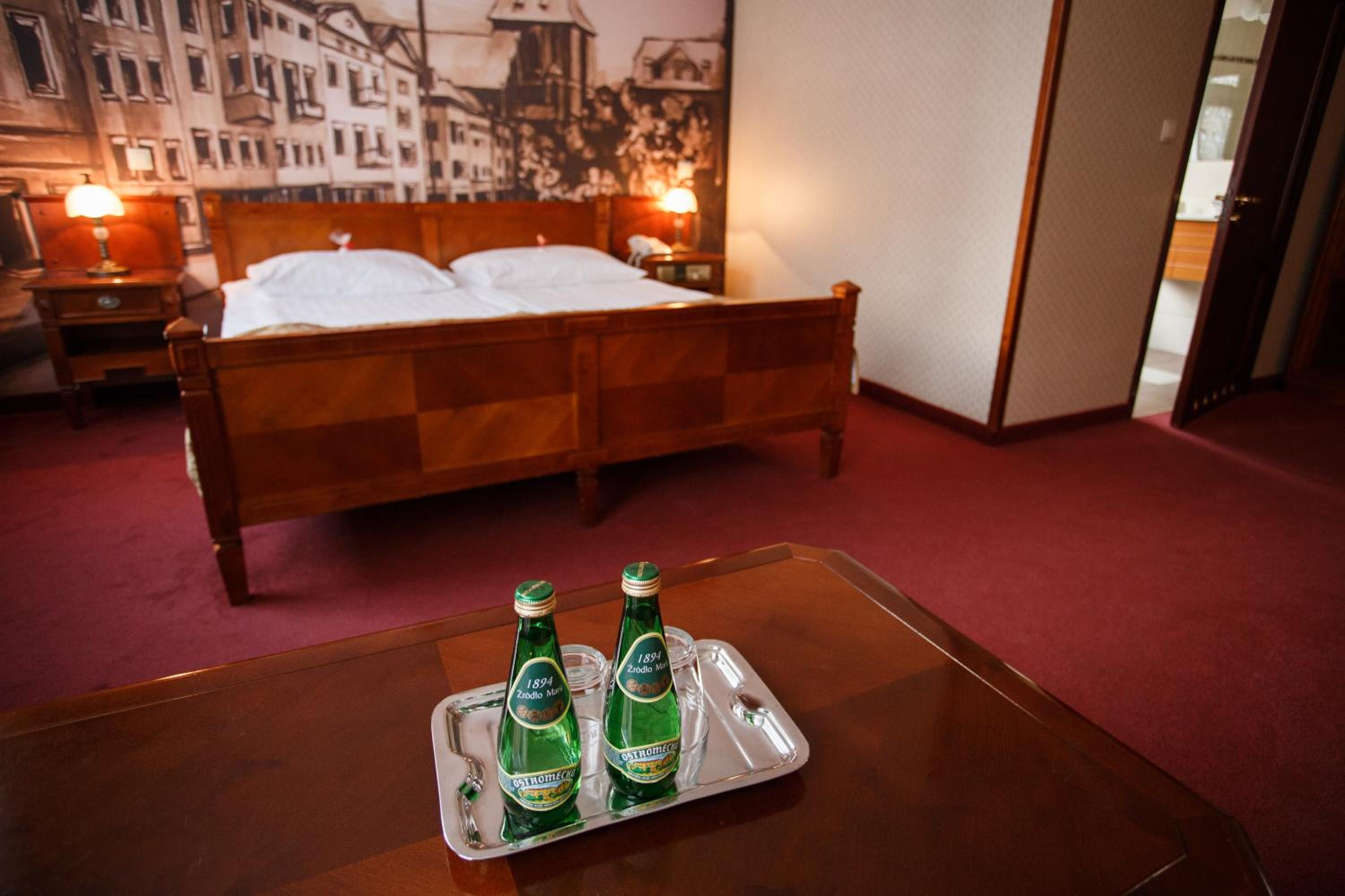 Deluxe Double Room - Photo 13
