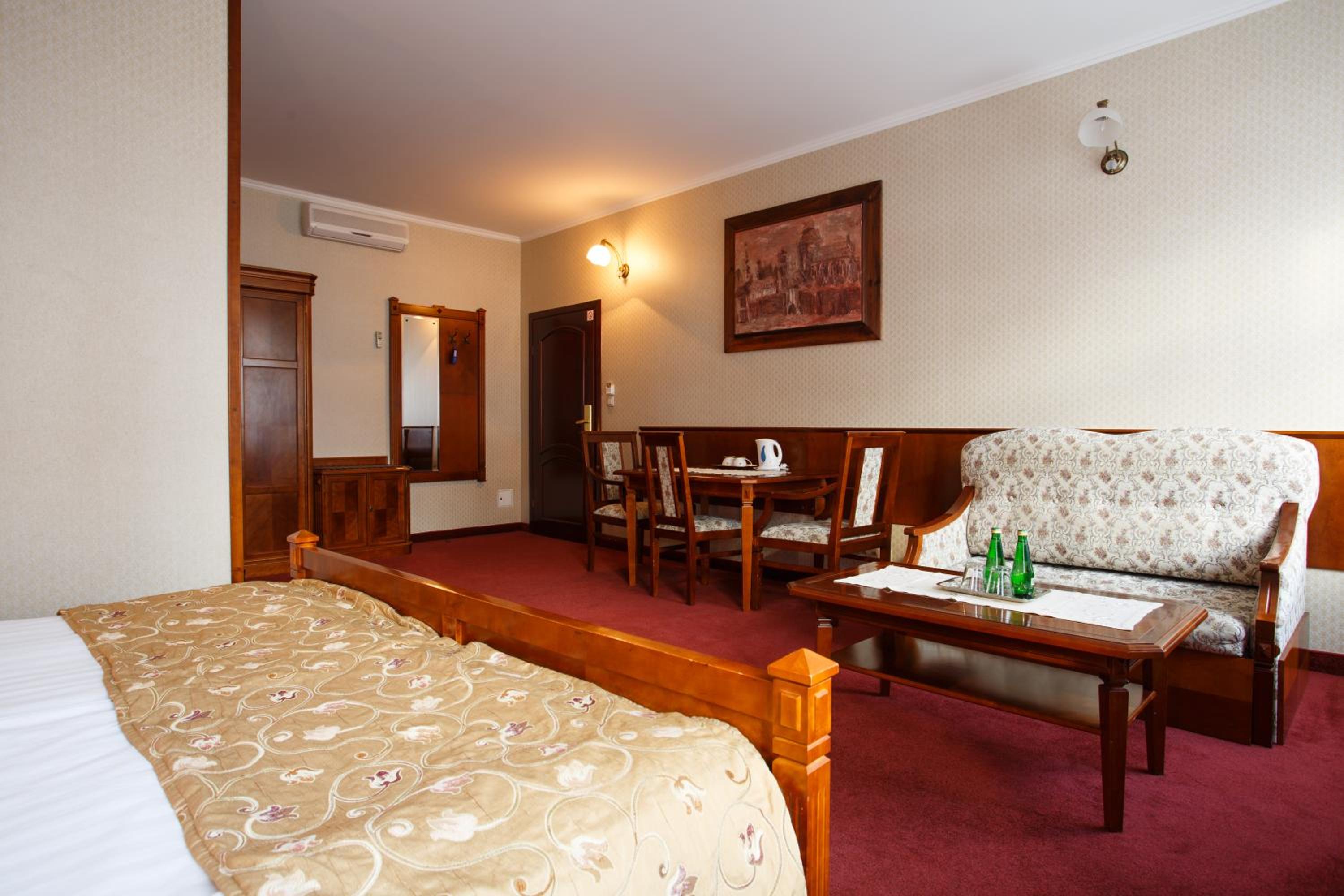 Deluxe Double Room - Photo 7