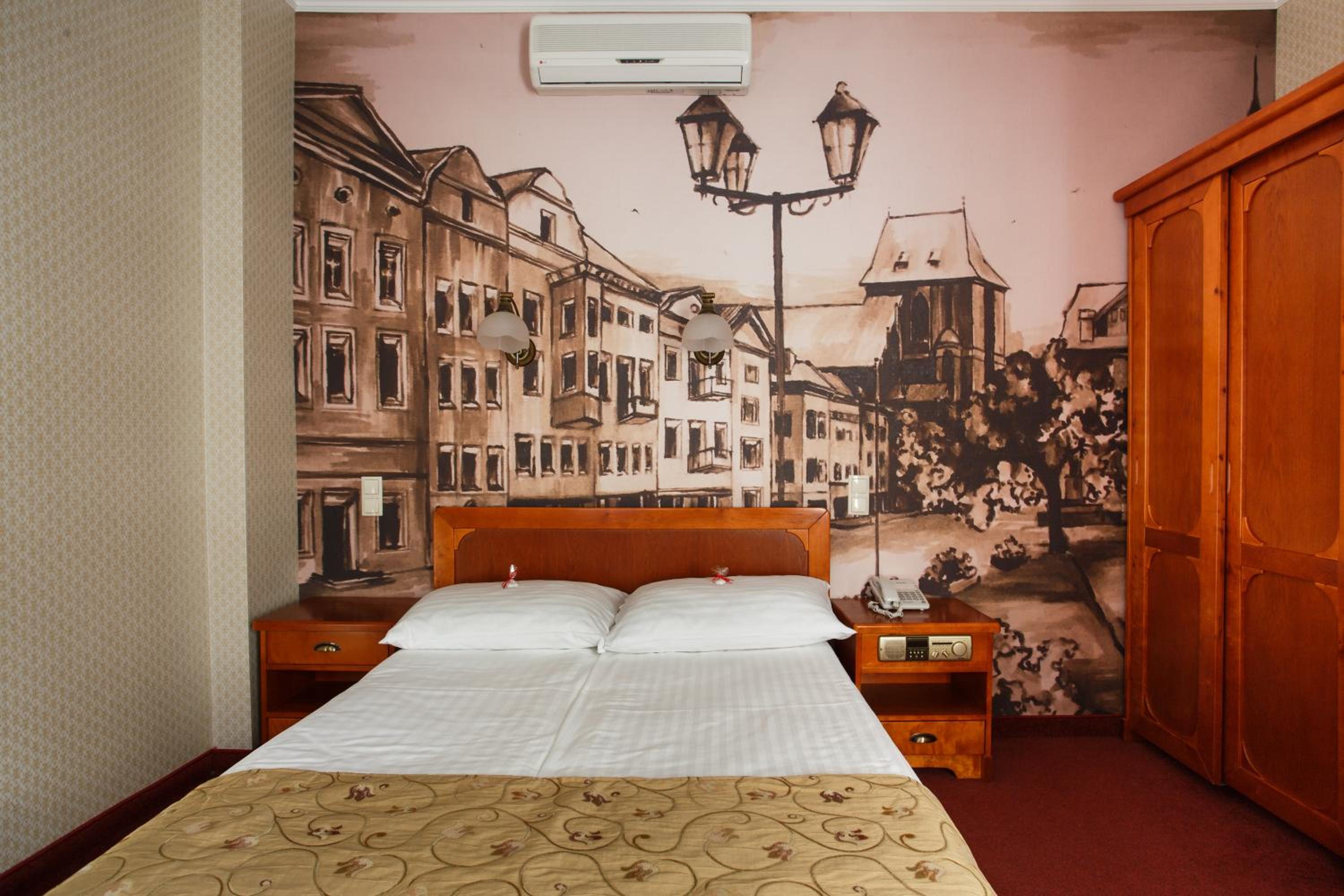 Double Room - Photo 7