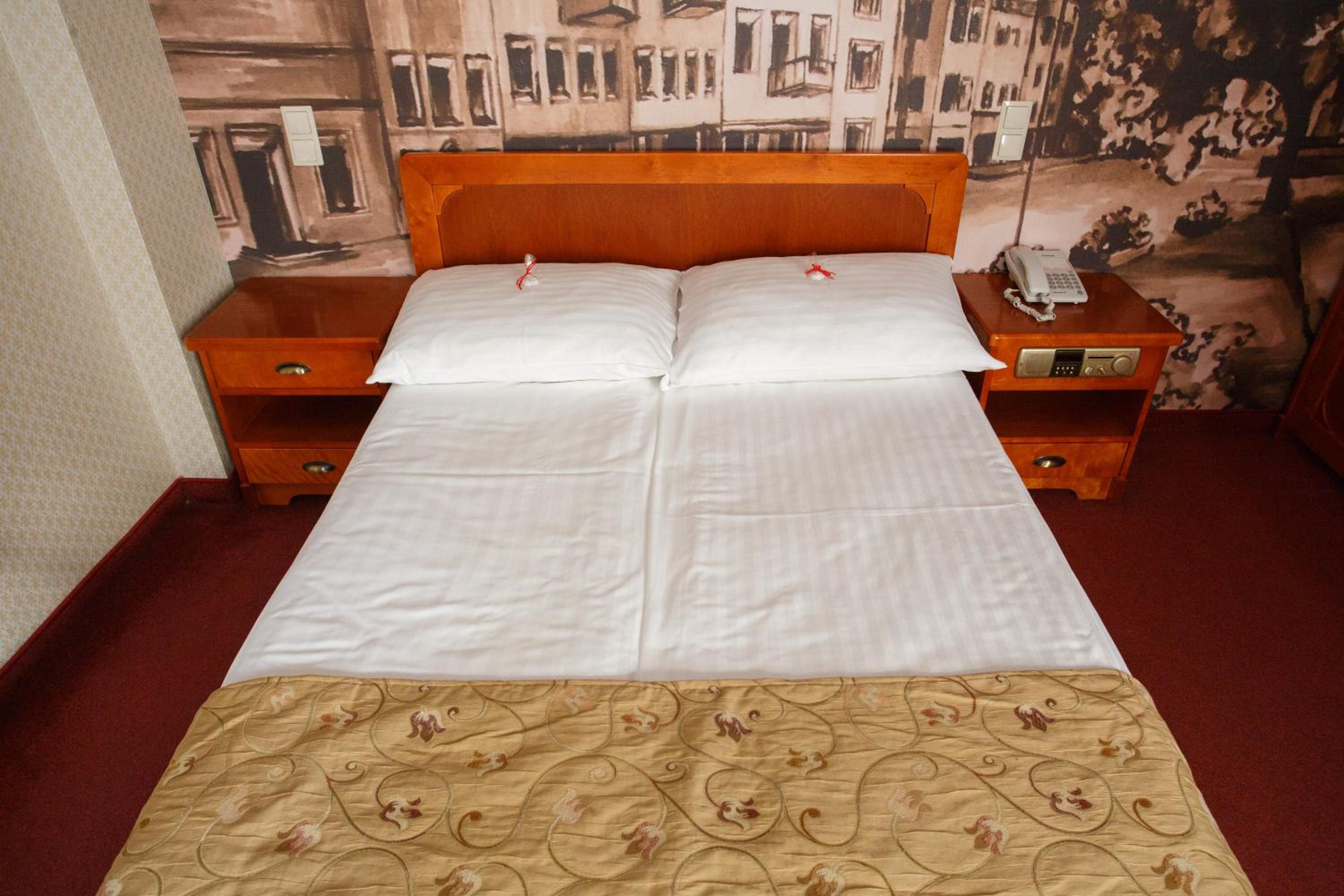 Double Room - Photo 3
