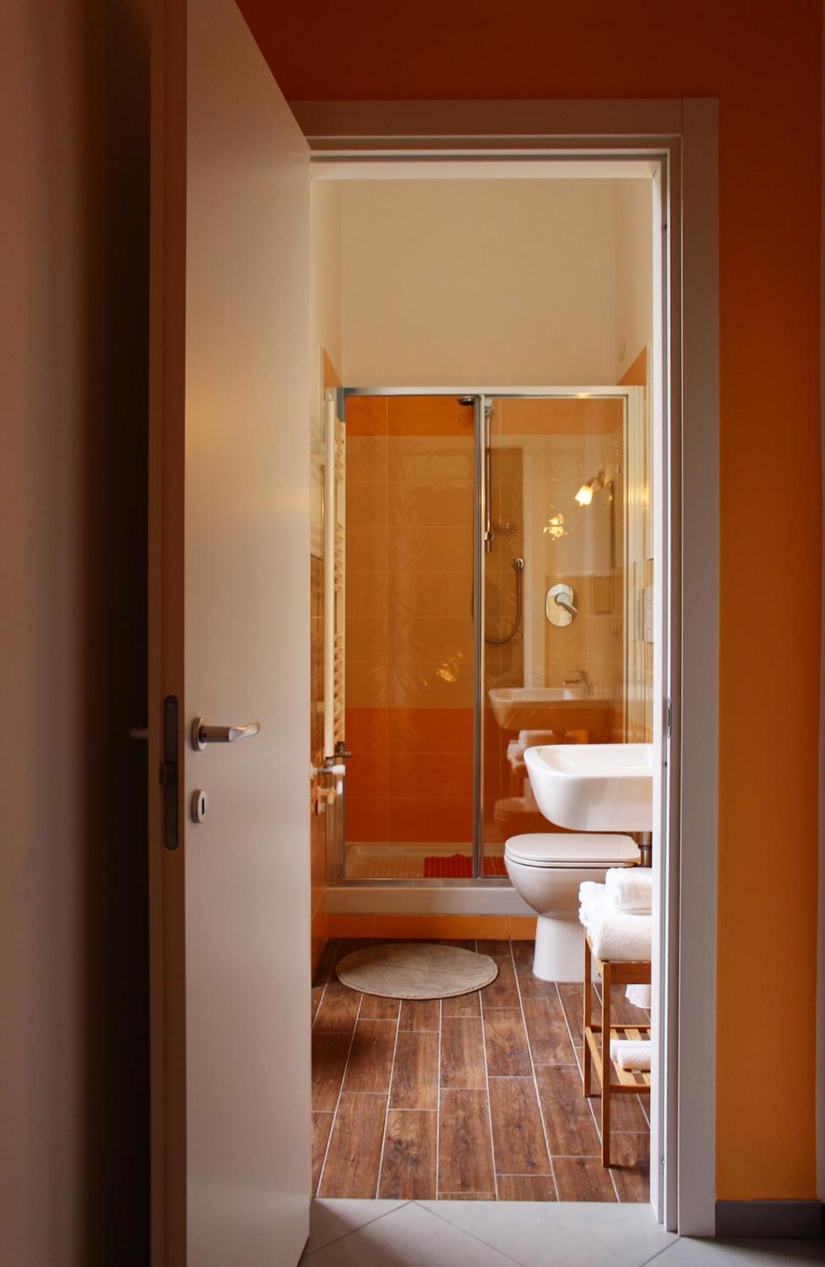 Double Room with Private Bathroom - Photo 20