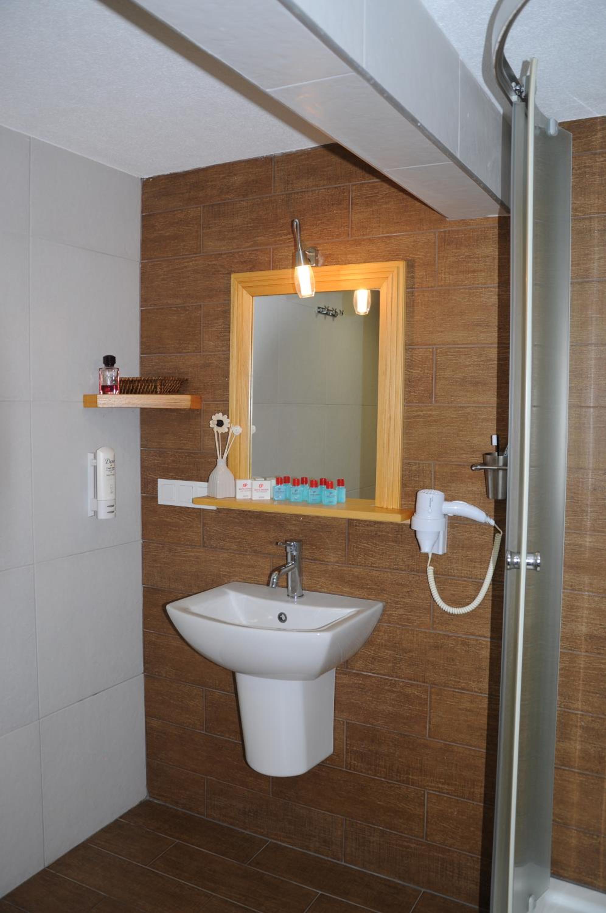 Standard Triple Room photo 3