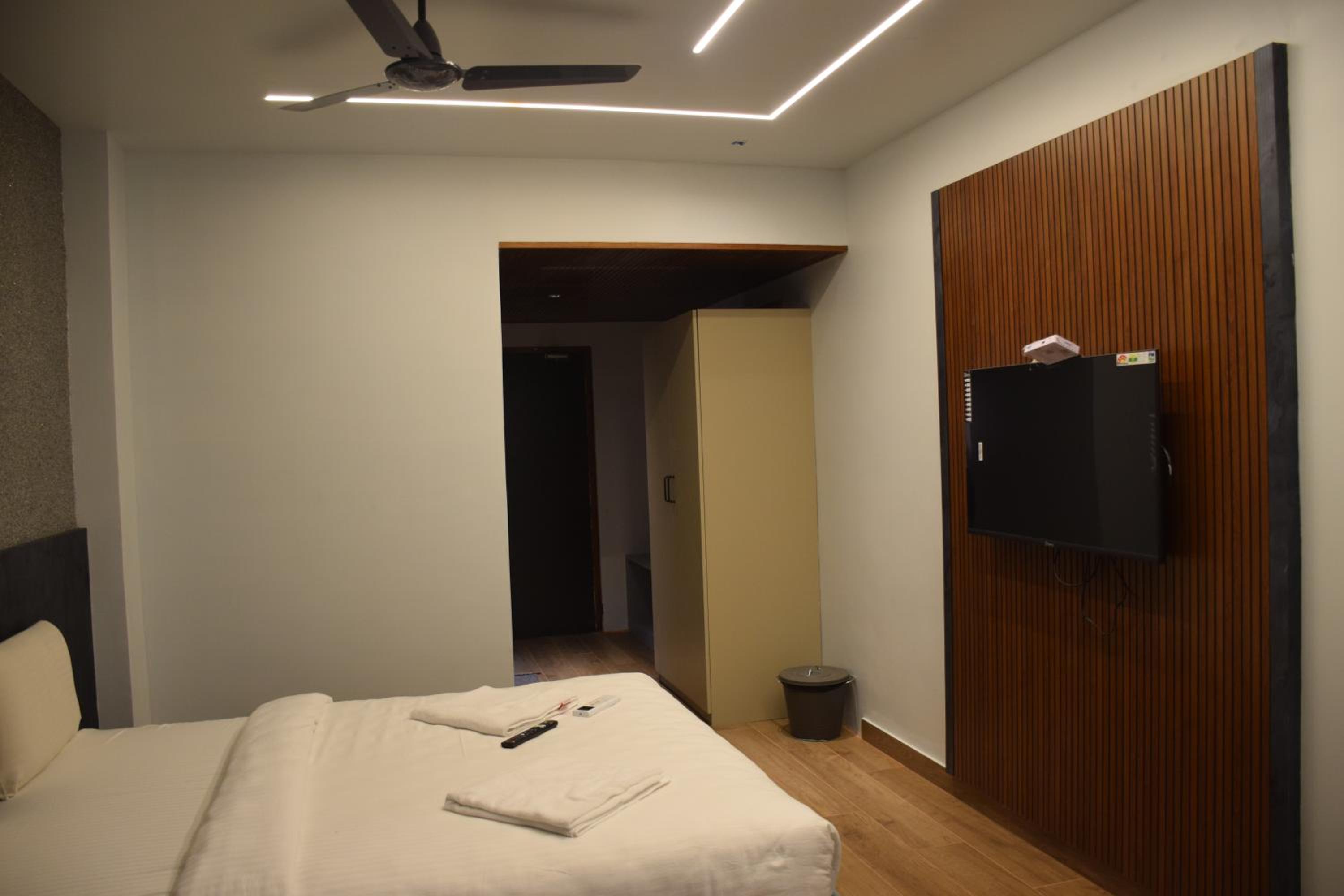 Deluxe Double Room - Photo 4
