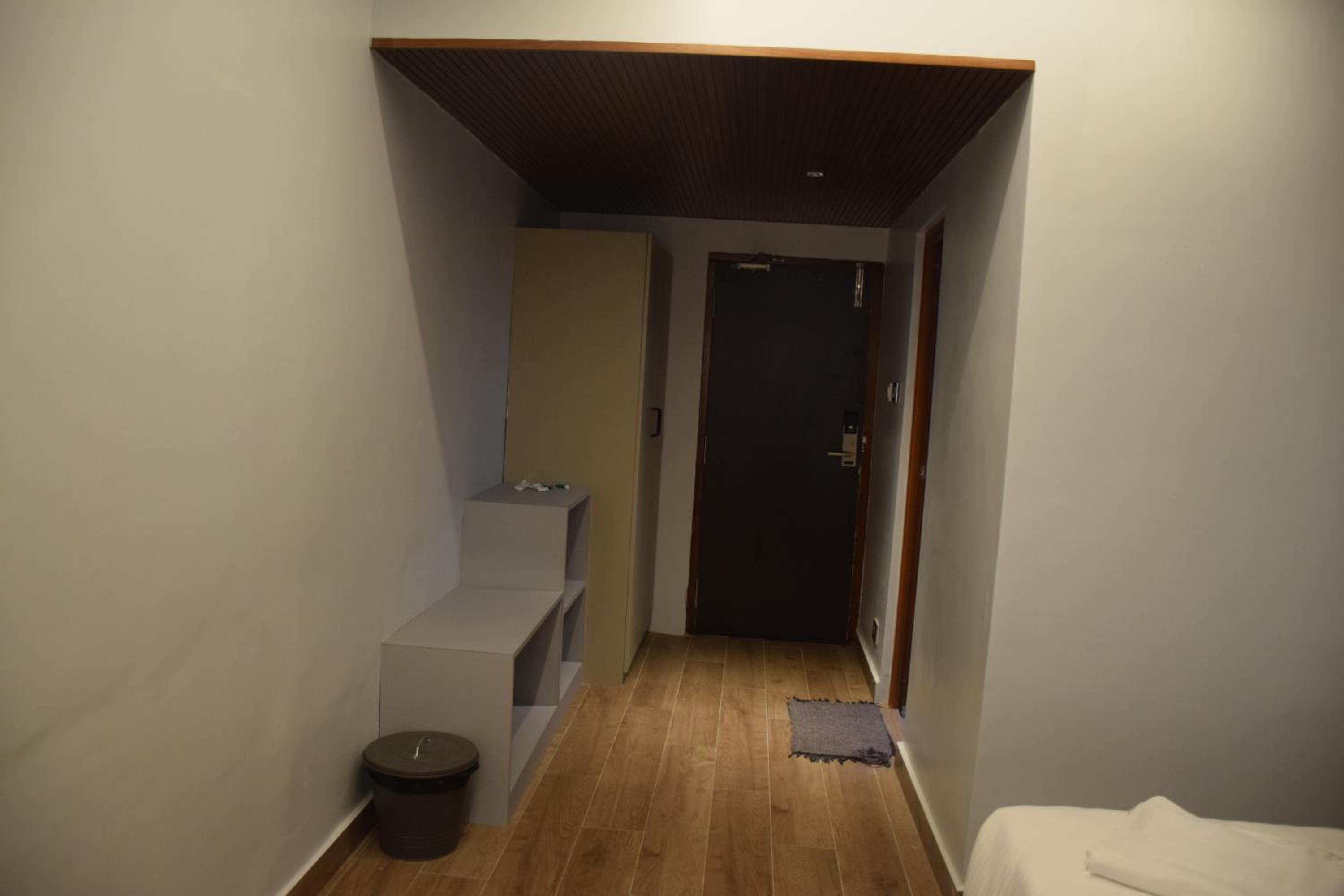 Family Room - Photo 2
