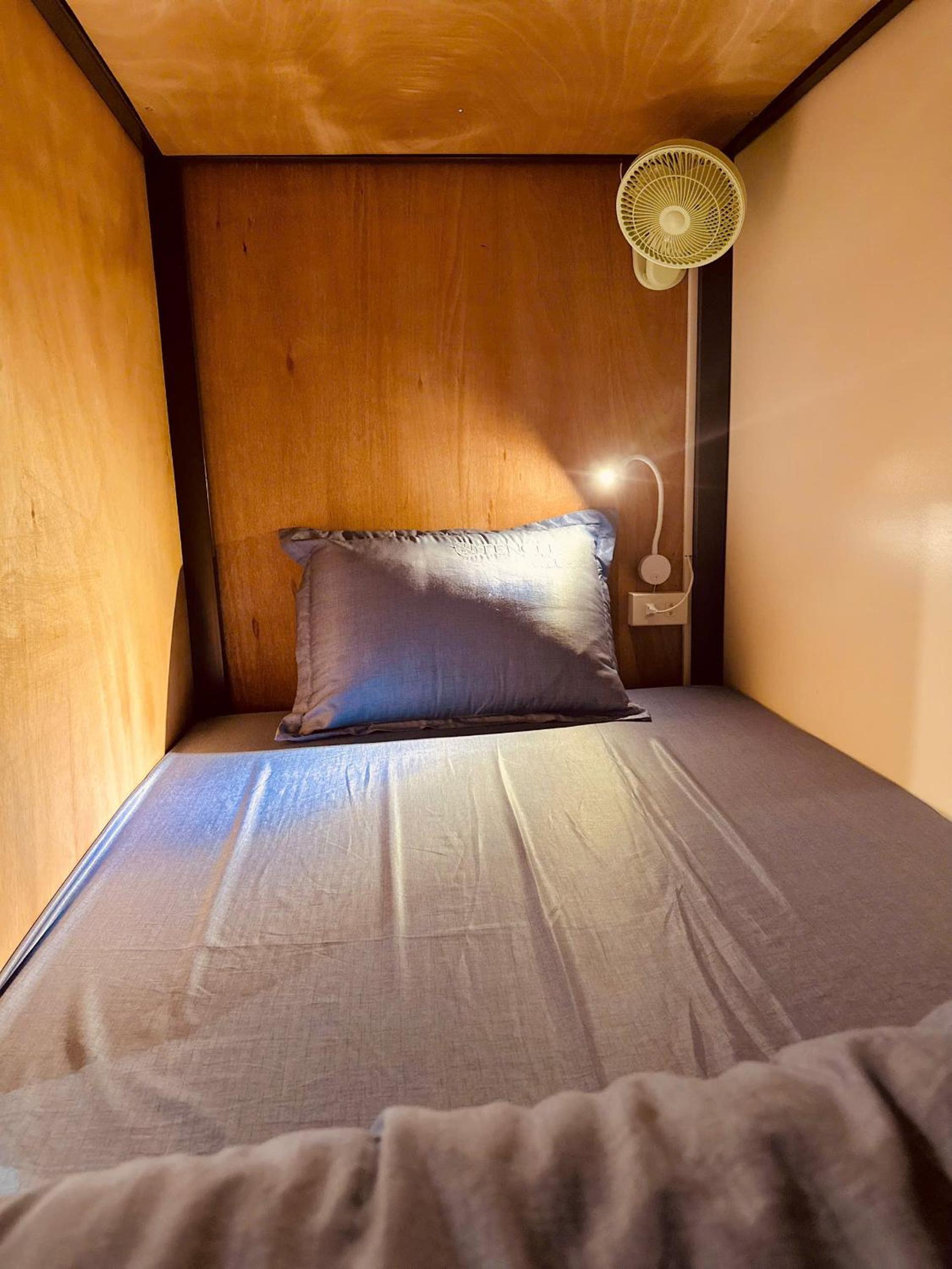 Bed in 8-Bed Mixed Dormitory Room photo 3