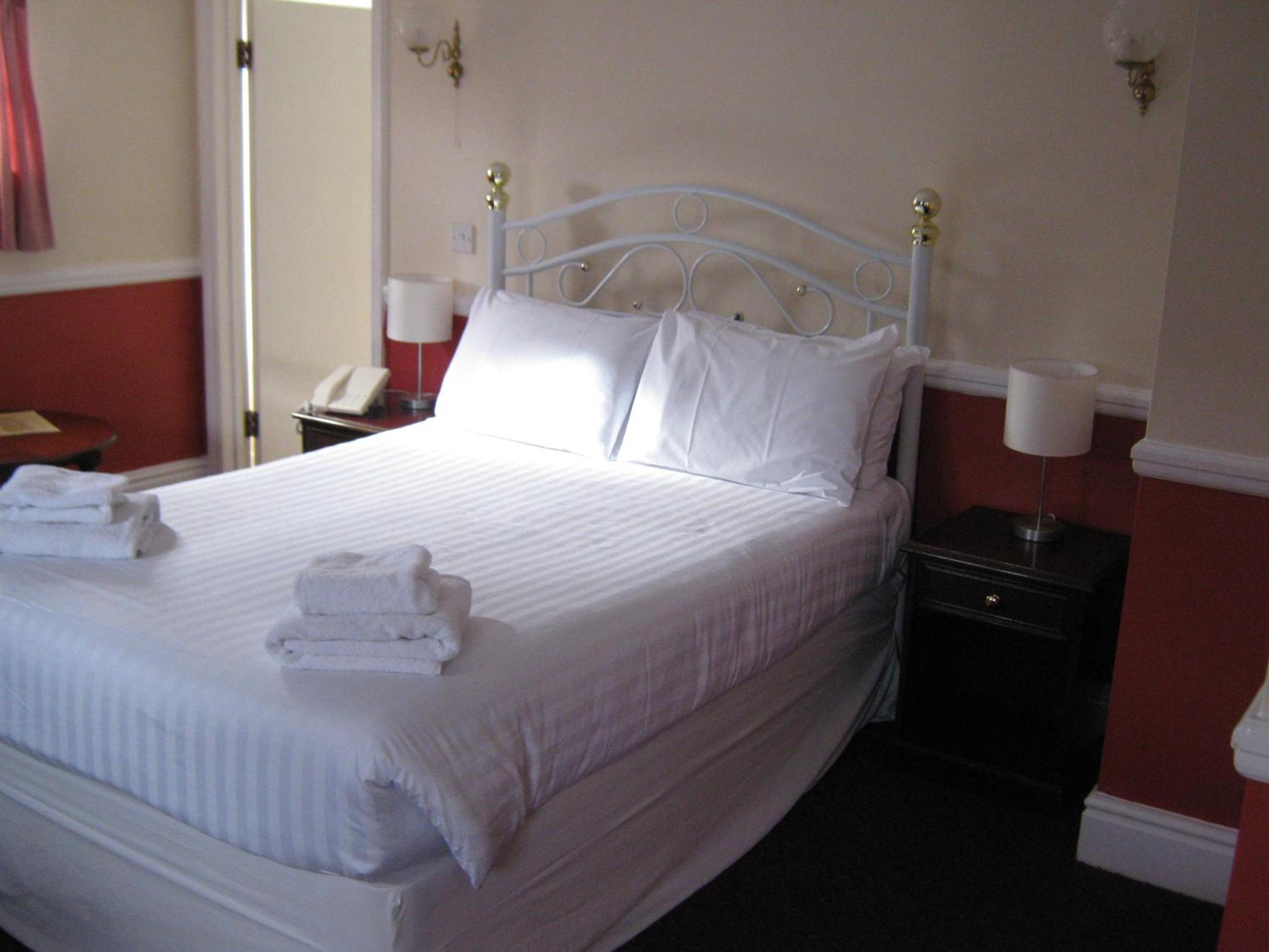 Honeymoon Suite - Photo 3