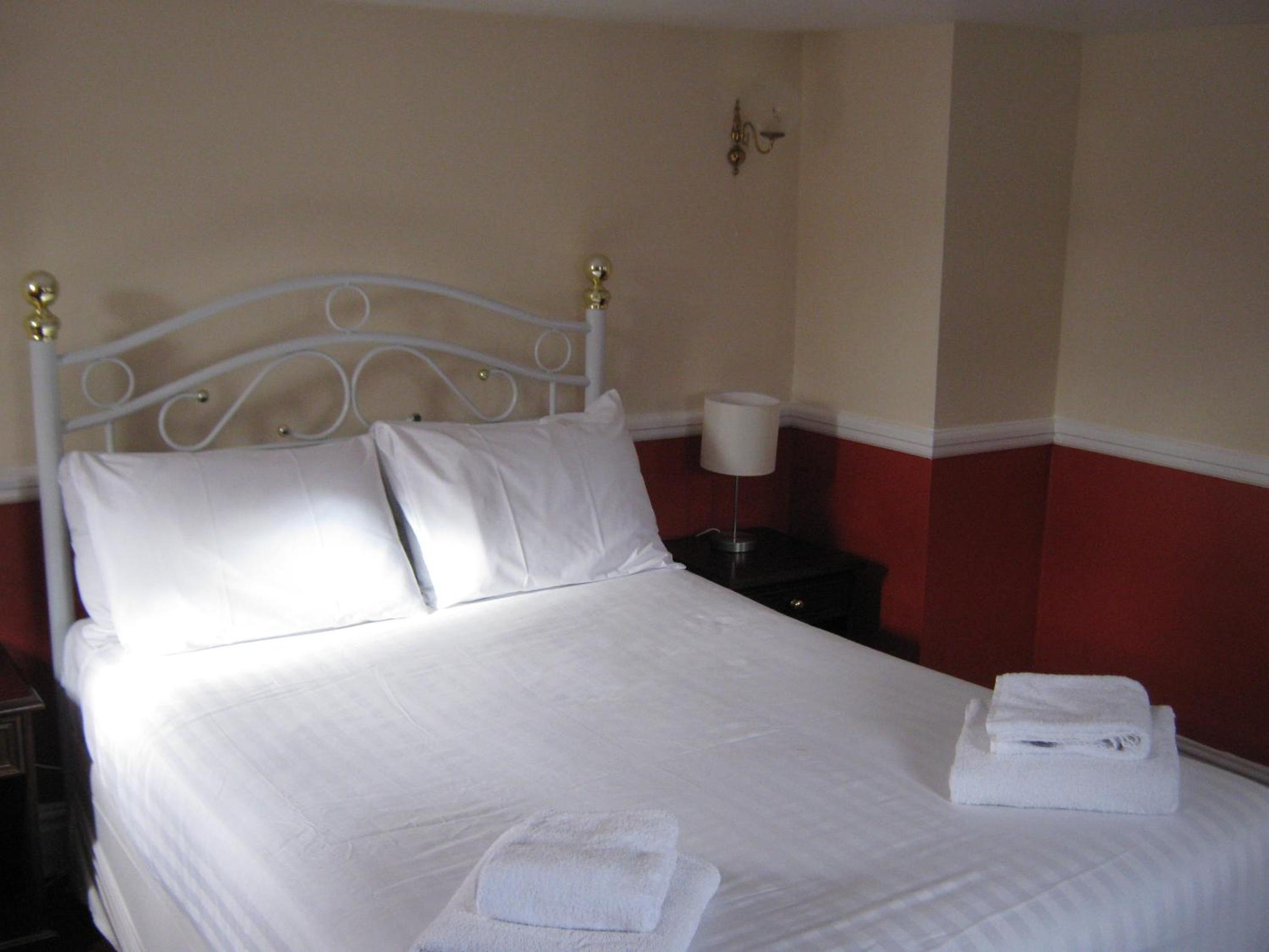 Honeymoon Suite - Photo 2
