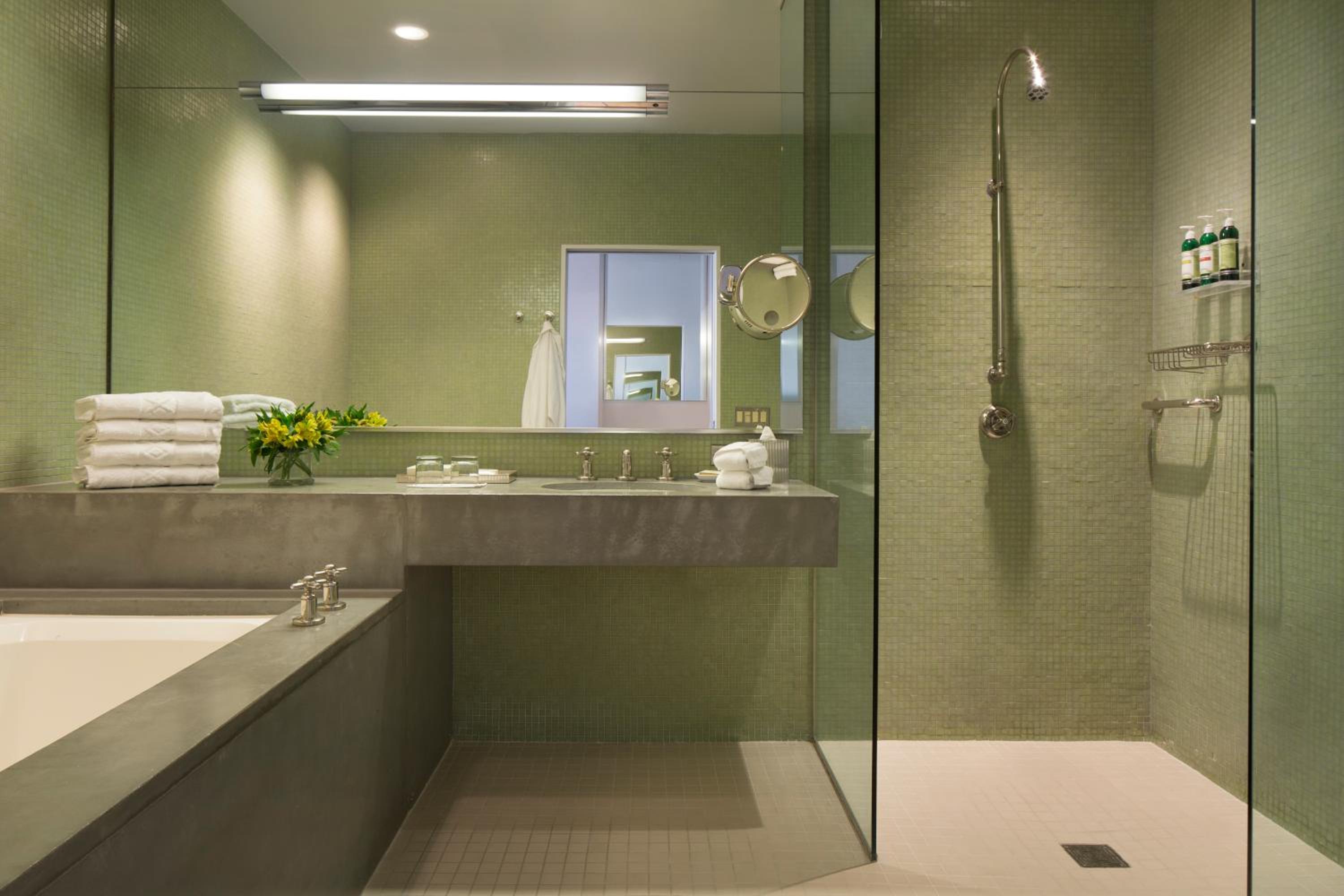 Premier King Room - Photo 3