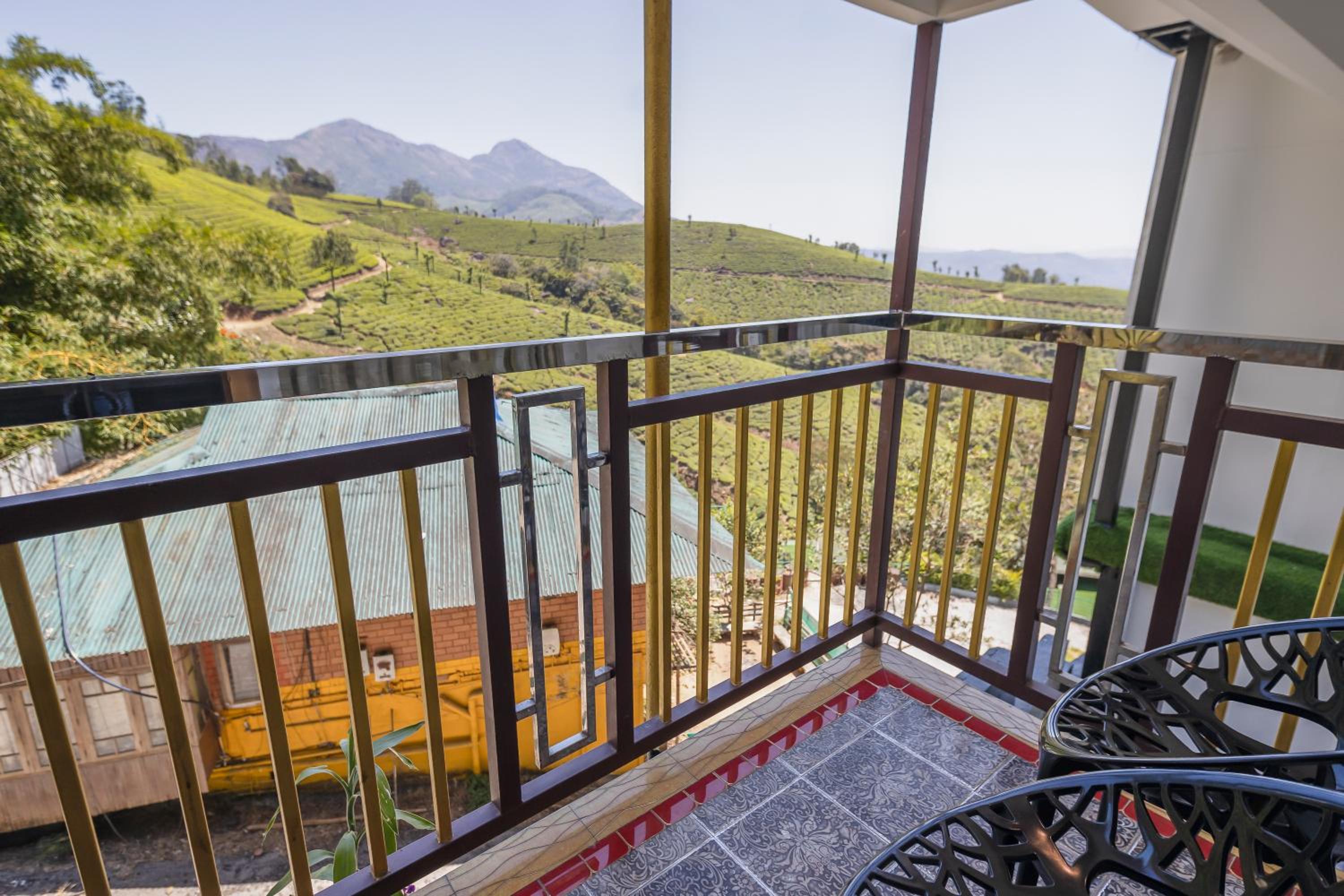 King Room with Mountain View with Complimentary Adventure Activities and 100 Spread Breakfast photo 3