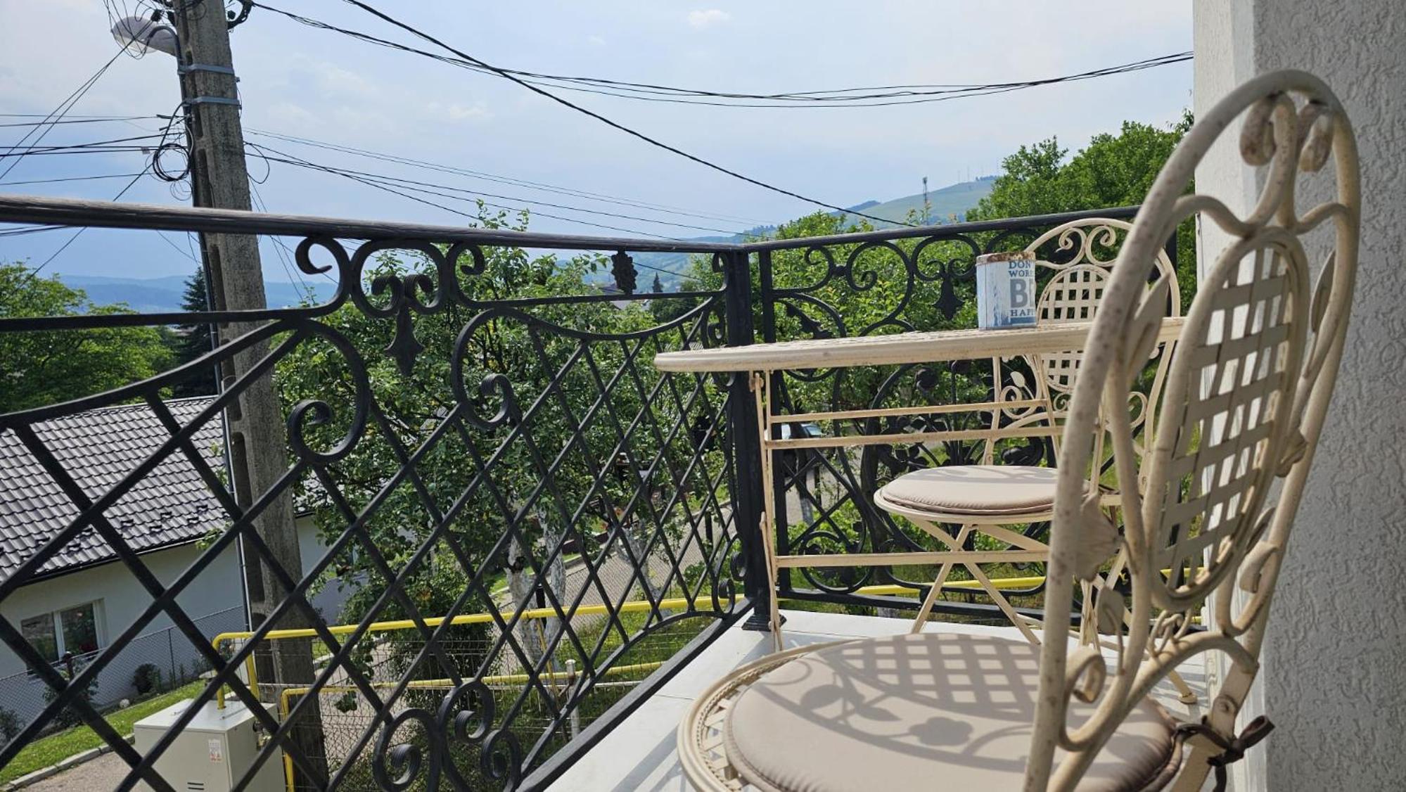 King Room with Balcony photo 2