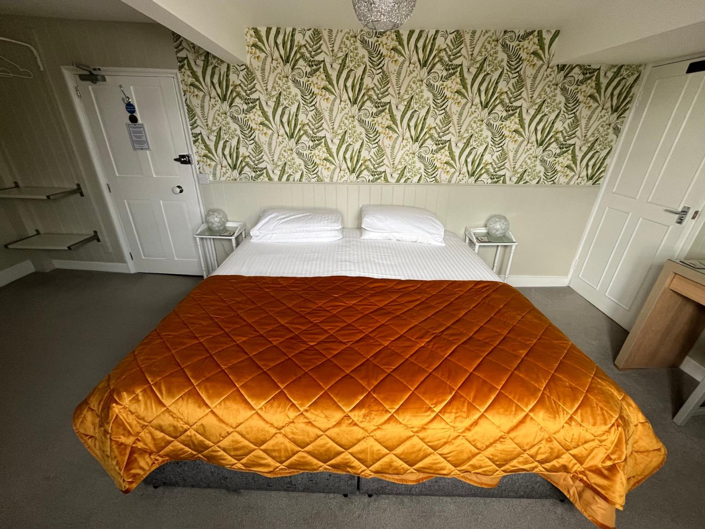 Deluxe Double or Twin Room photo 1