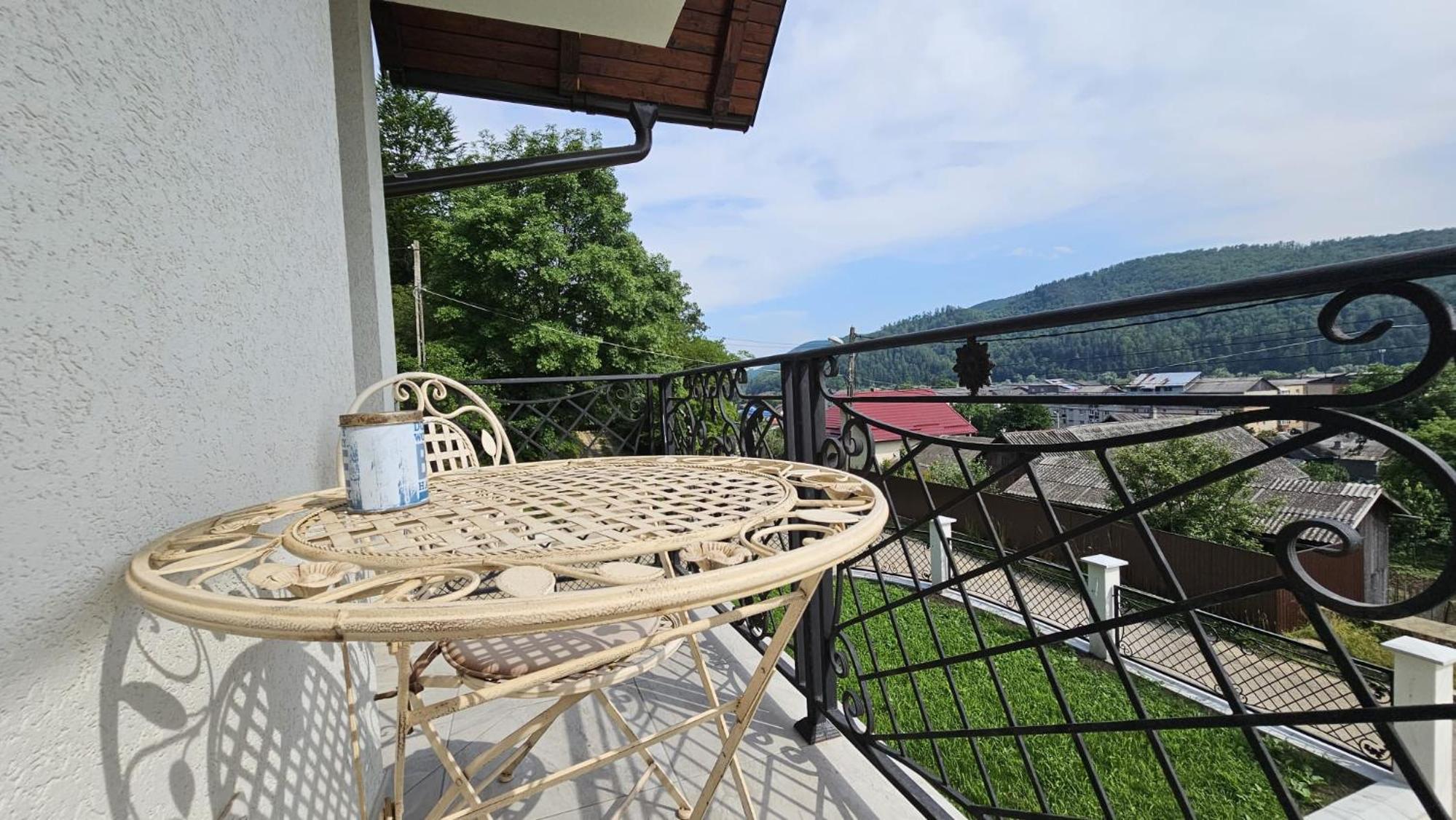 King Room with Balcony photo 2