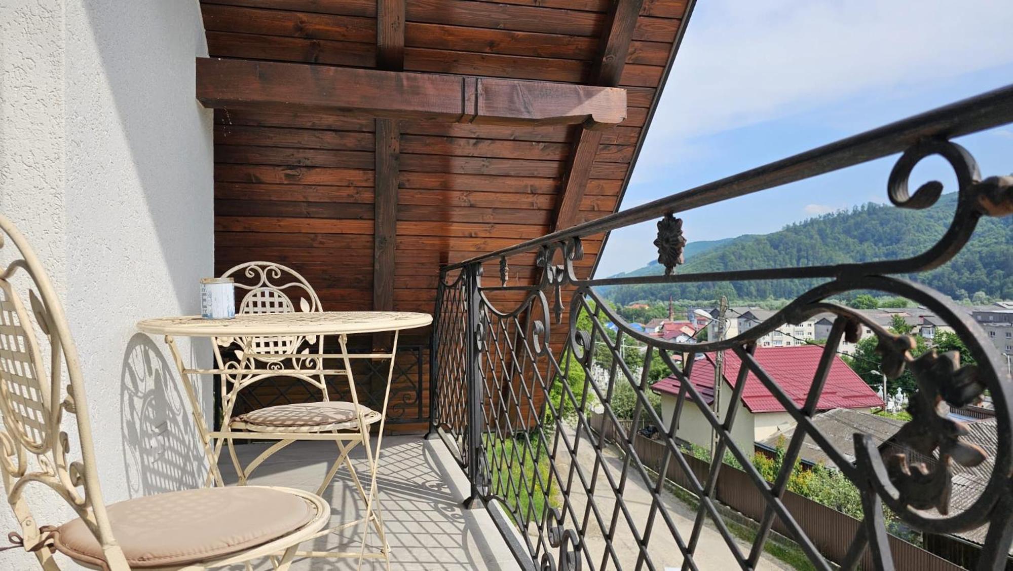 King Room with Balcony photo 1