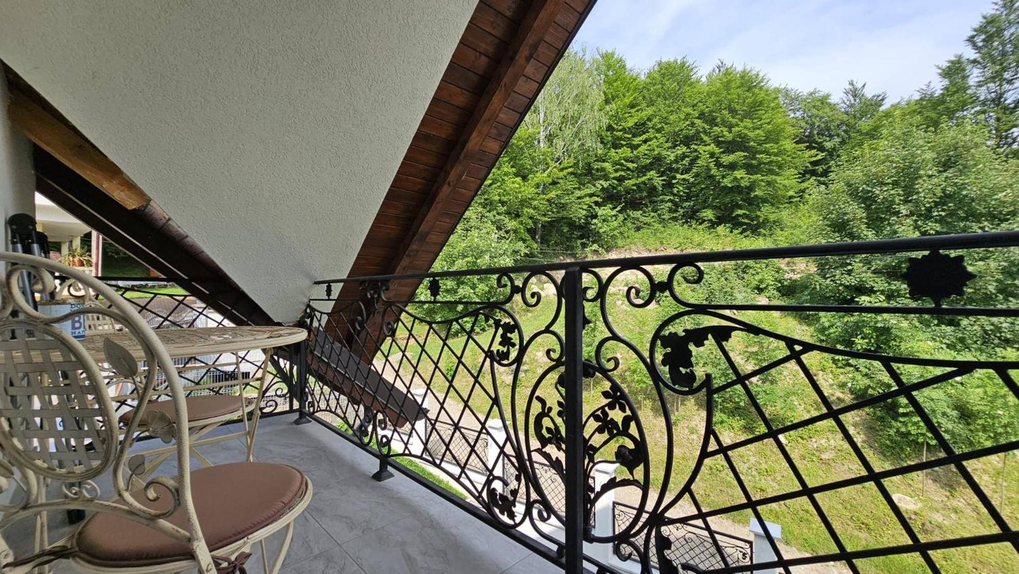 King Room with Balcony photo 2