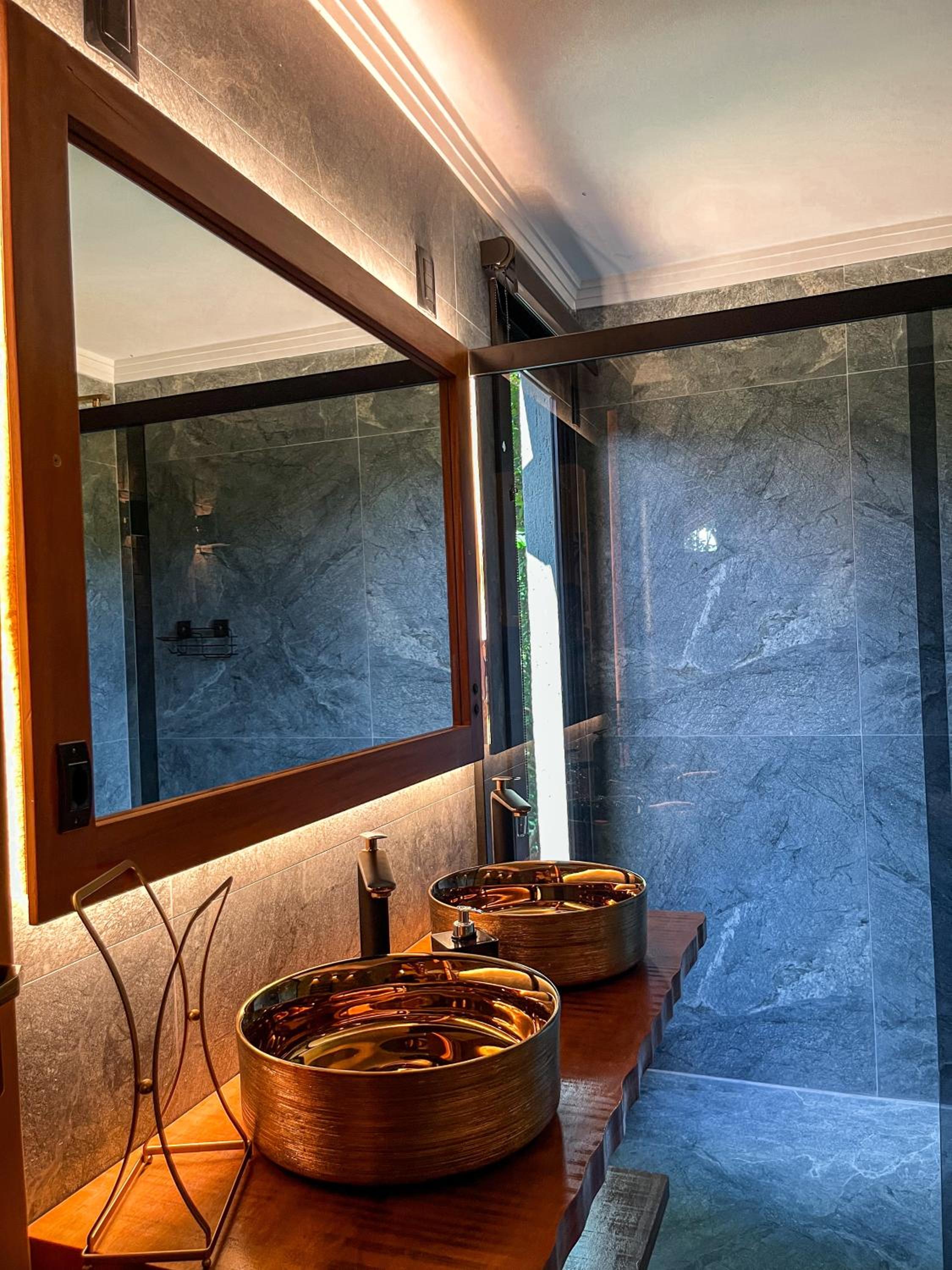 Two-Bedroom Chalet - Photo 10