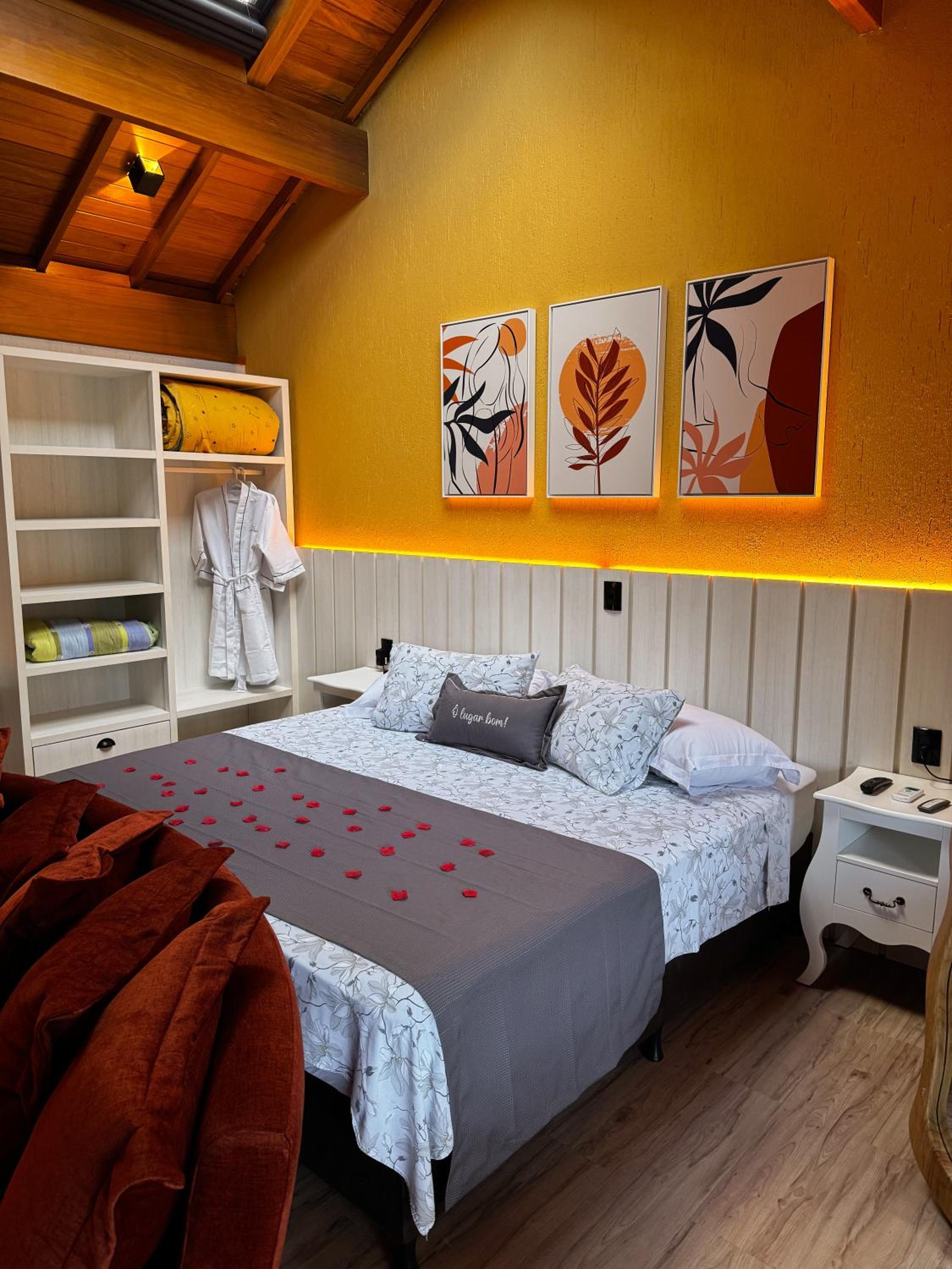 Two-Bedroom Chalet - Photo 18