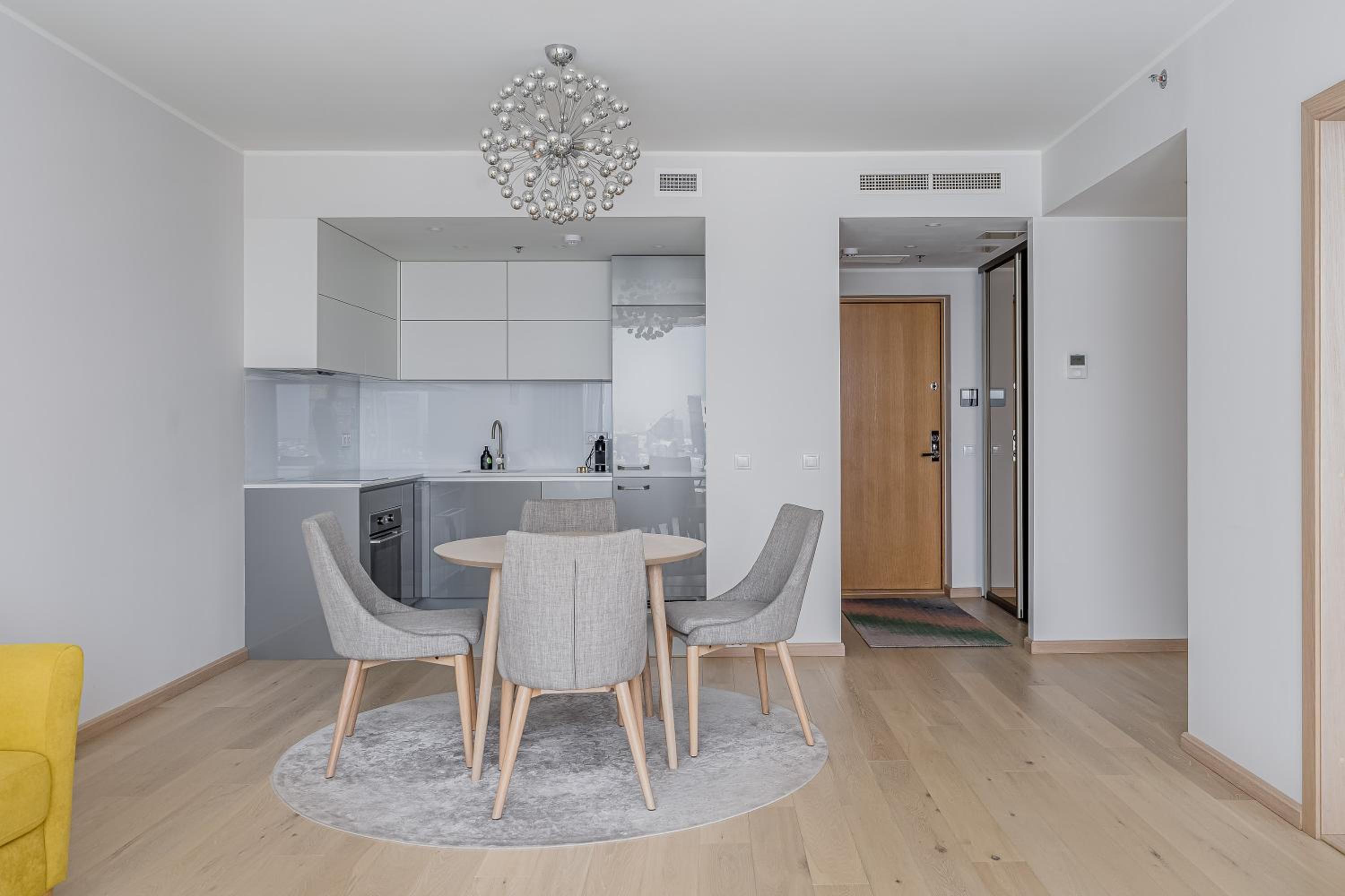 Deluxe One-Bedroom Apartment with Harbor View