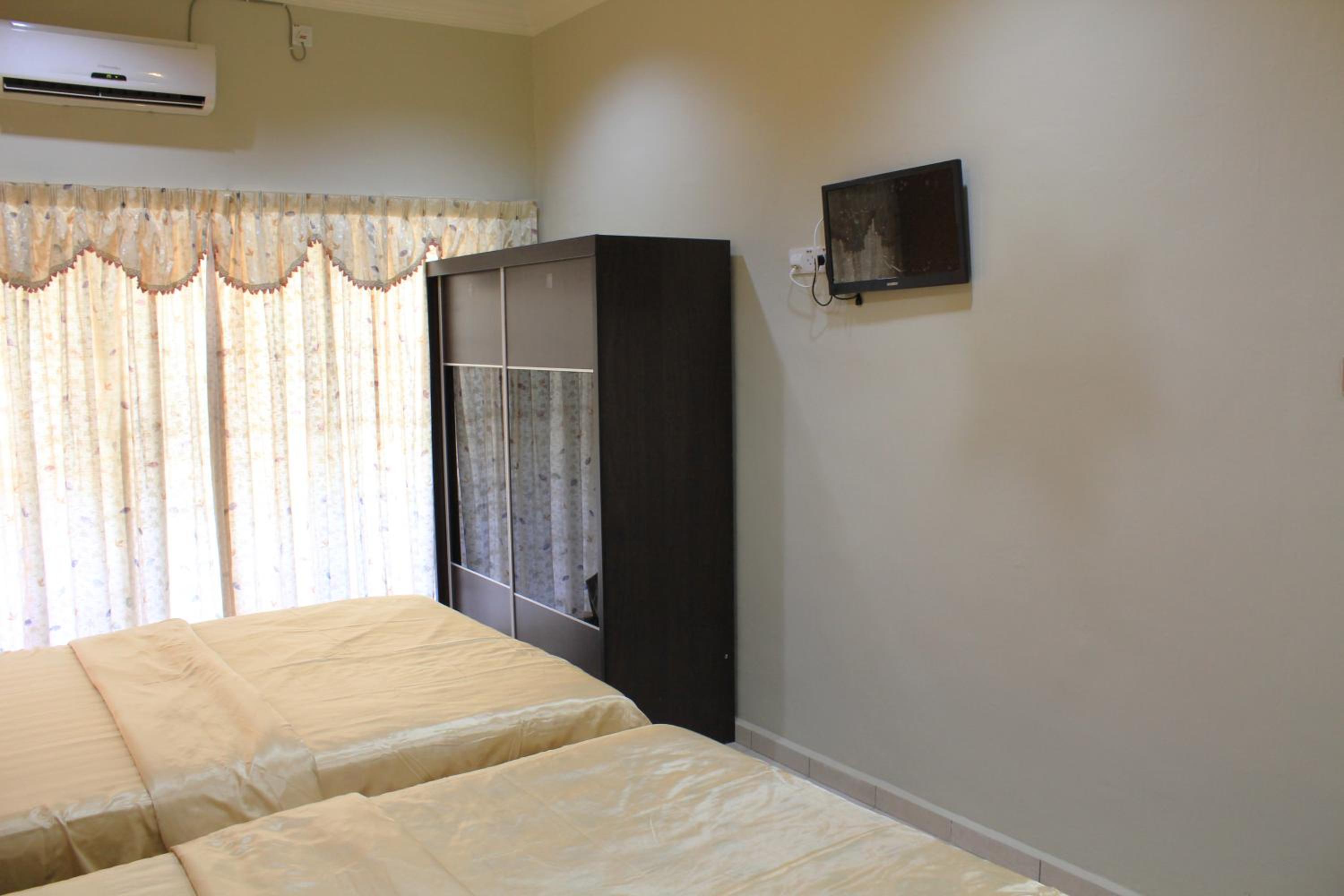 Deluxe Family Room photo 3