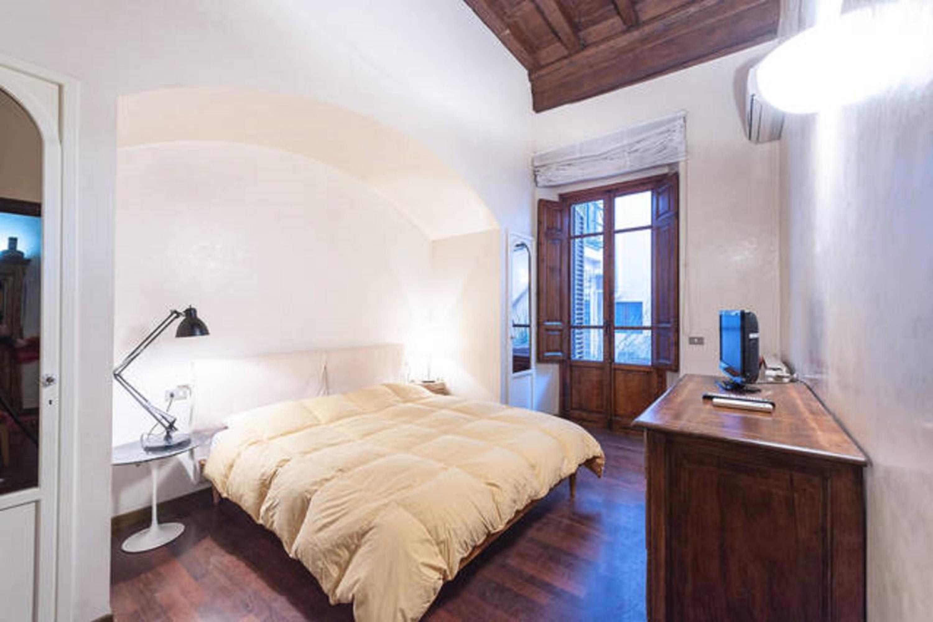Deluxe Apartment photo 2