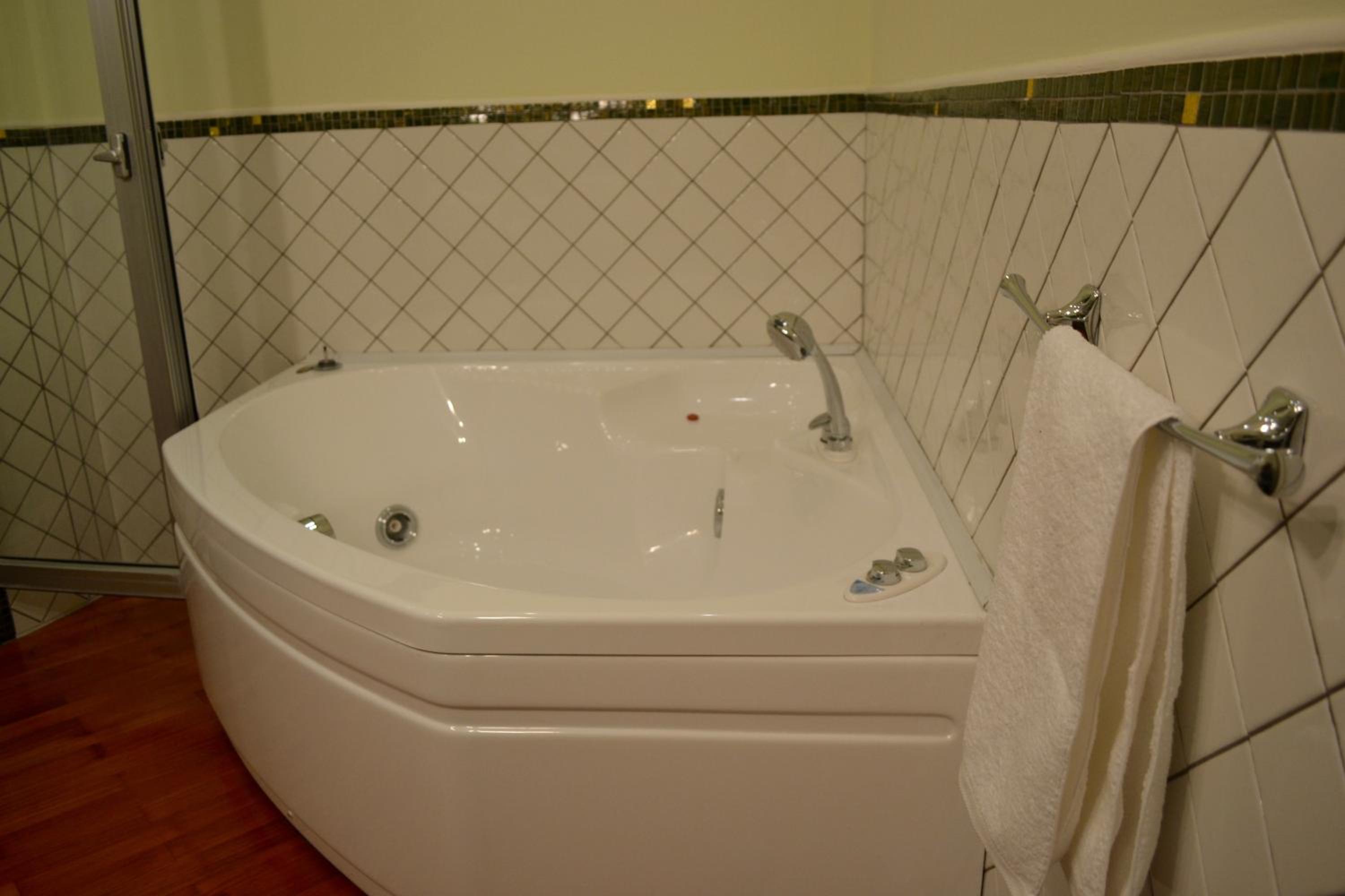 Deluxe Triple Room with Lateral Sea View - Photo 7