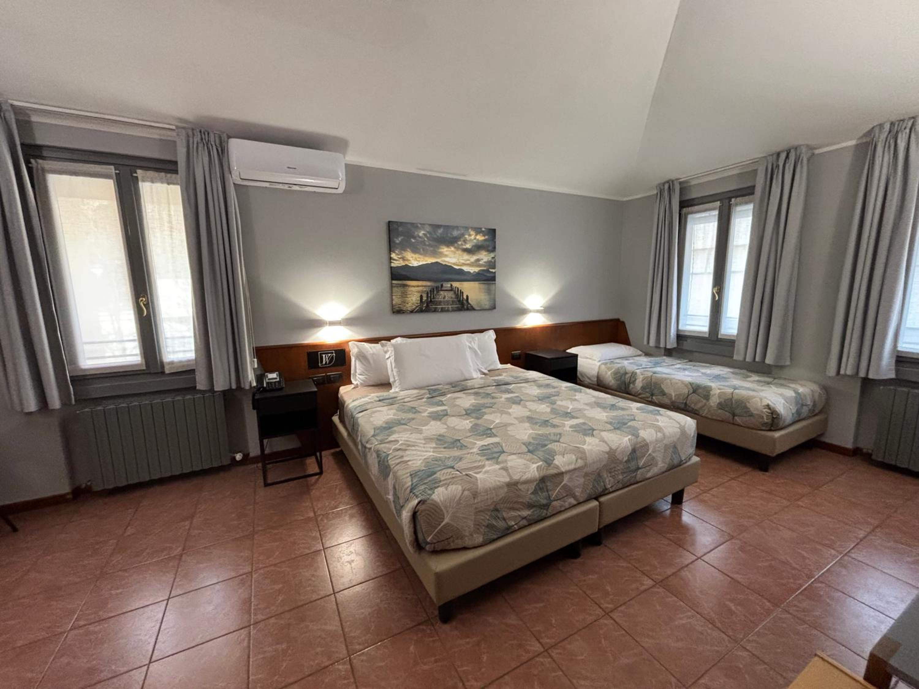 Classic Quadruple Room