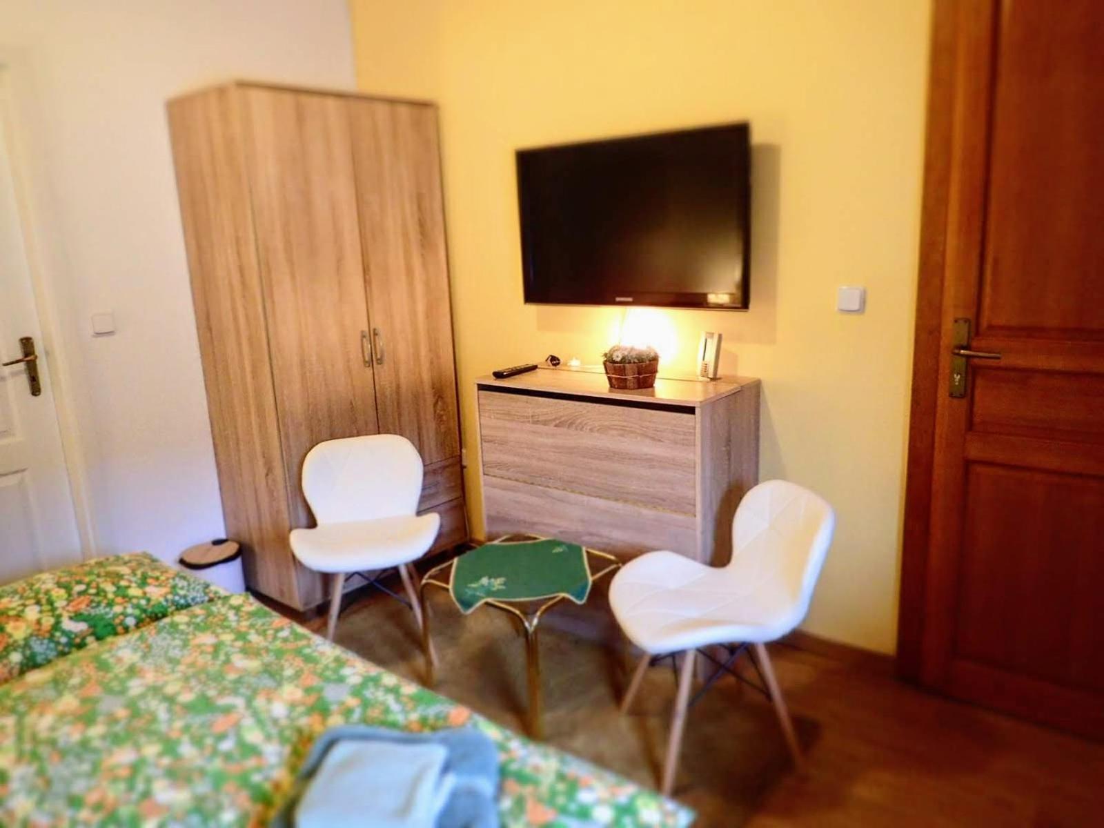 Small Double Room photo 3