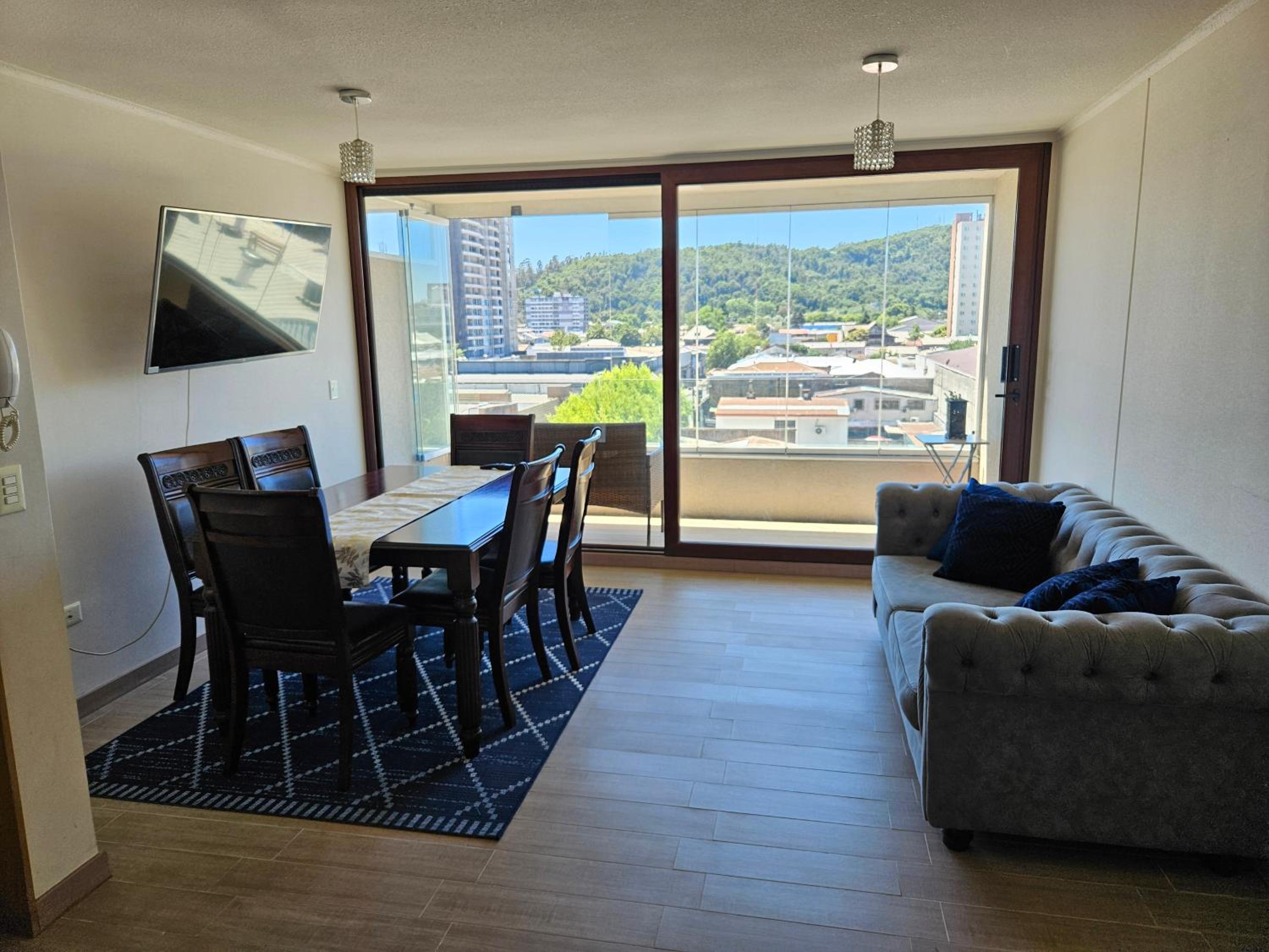 Two-Bedroom Deluxe Apartment with Balcony