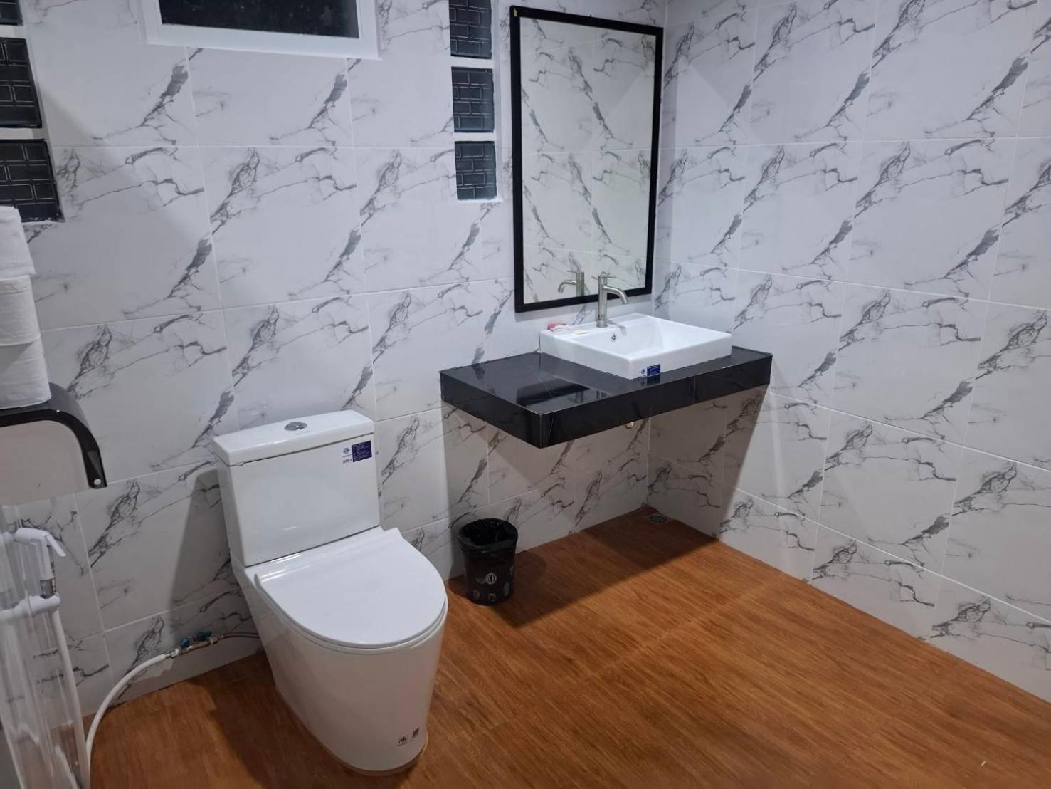 Standard Single Room with Shared Bathroom photo 2