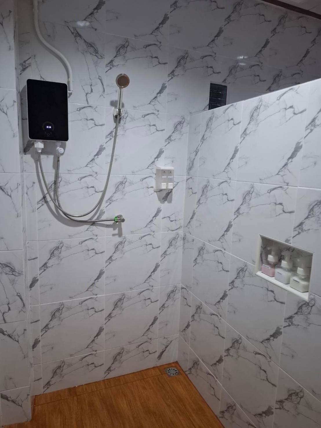 Standard Single Room with Shared Bathroom photo 1