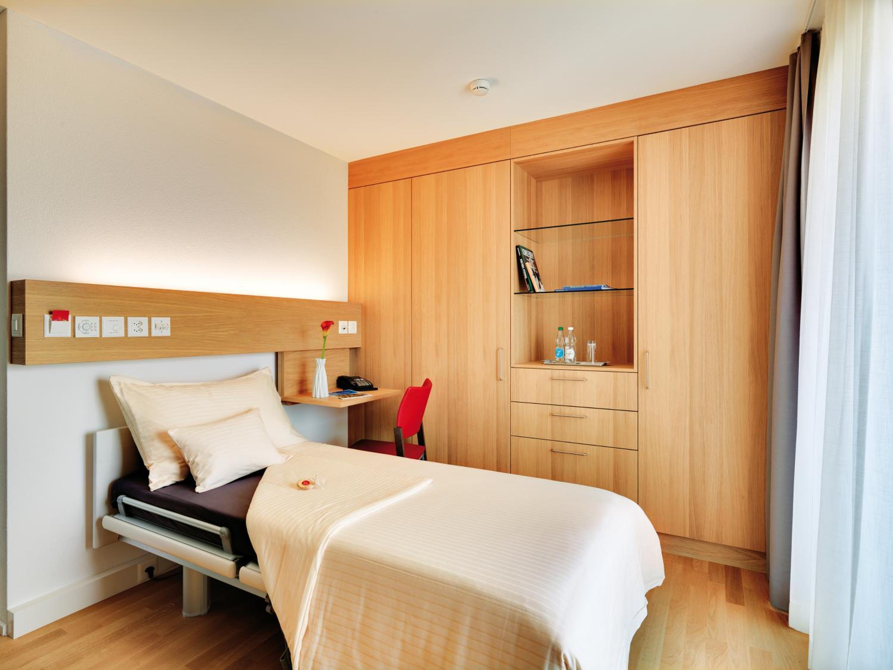 Single Room - Disability Access photo 3