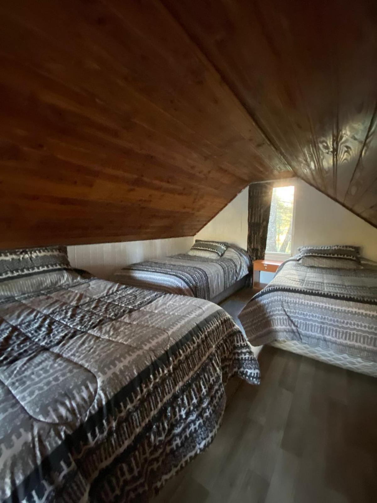 Three-Bedroom House photo 3