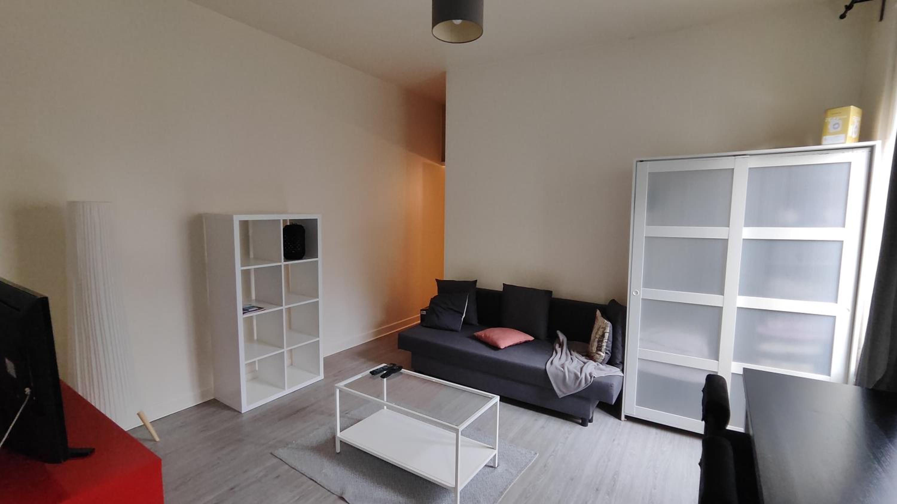 King Studio with Sofa Bed