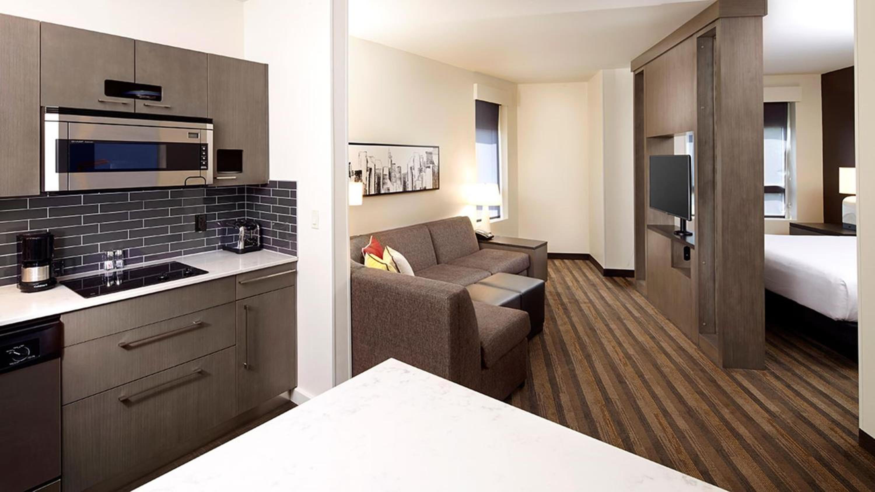 Corner King Studio Suite with Sofa Bed and Kitchen