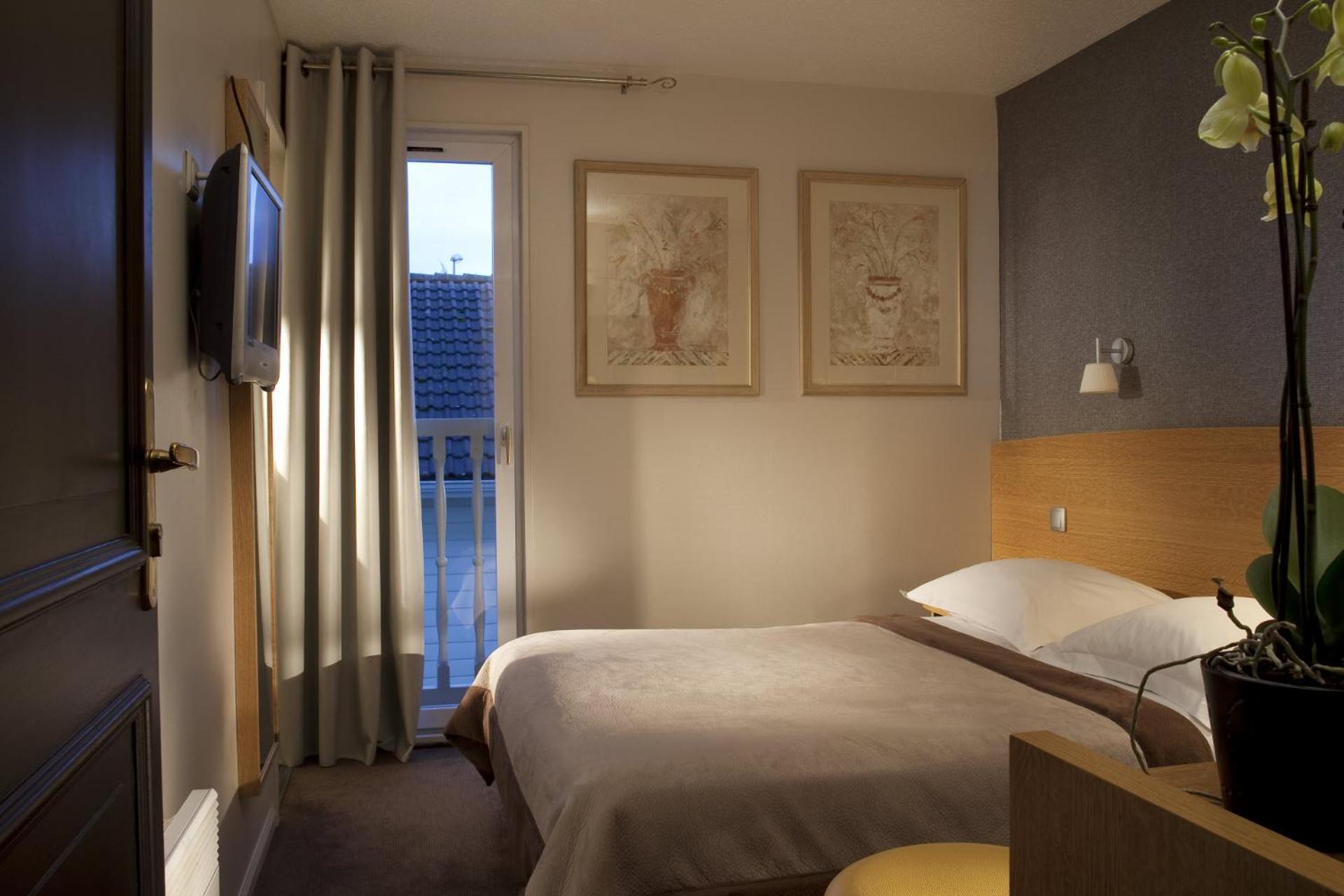 Standard Double Room - Photo 4