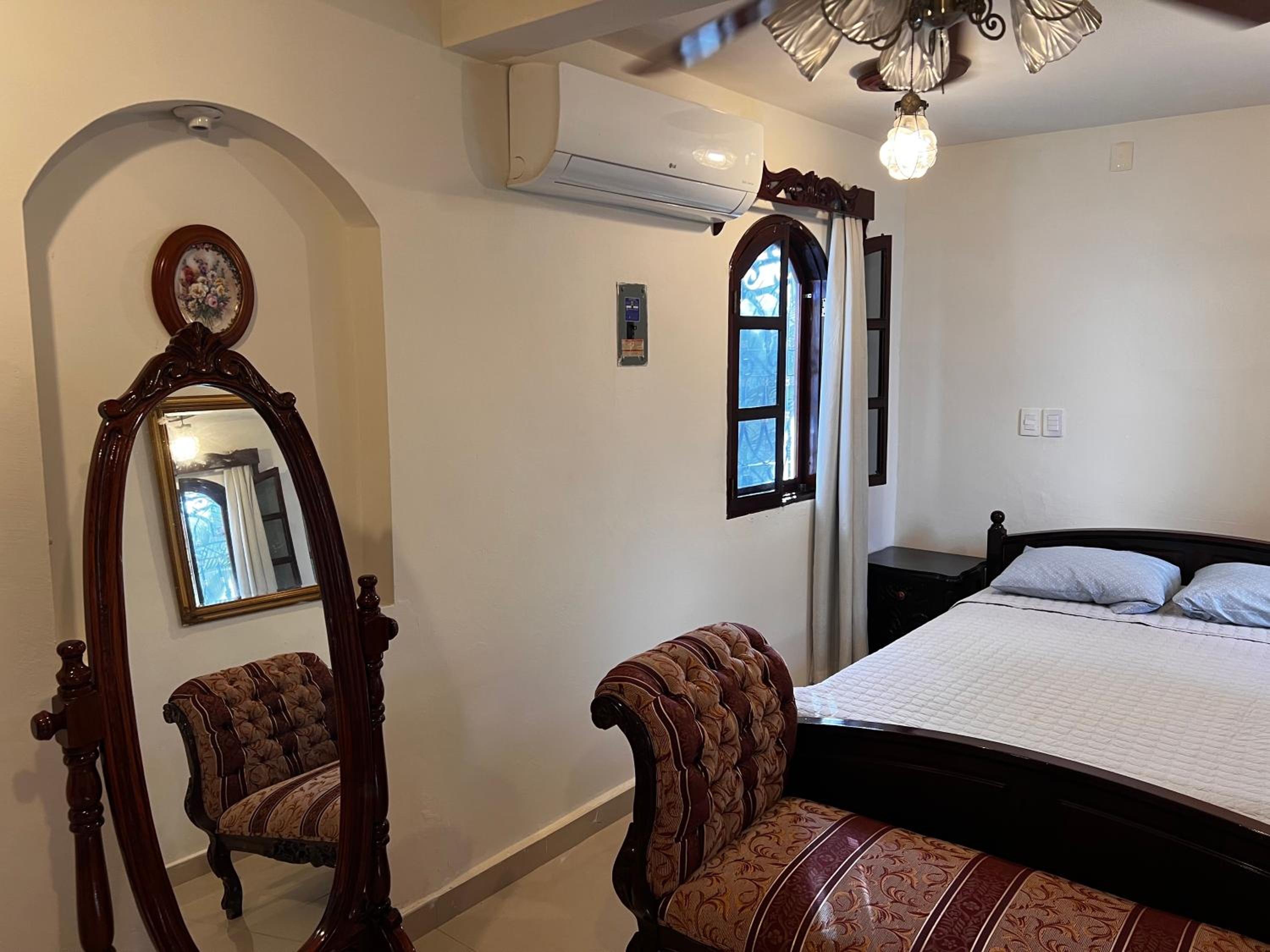 Studio with Spa Bath