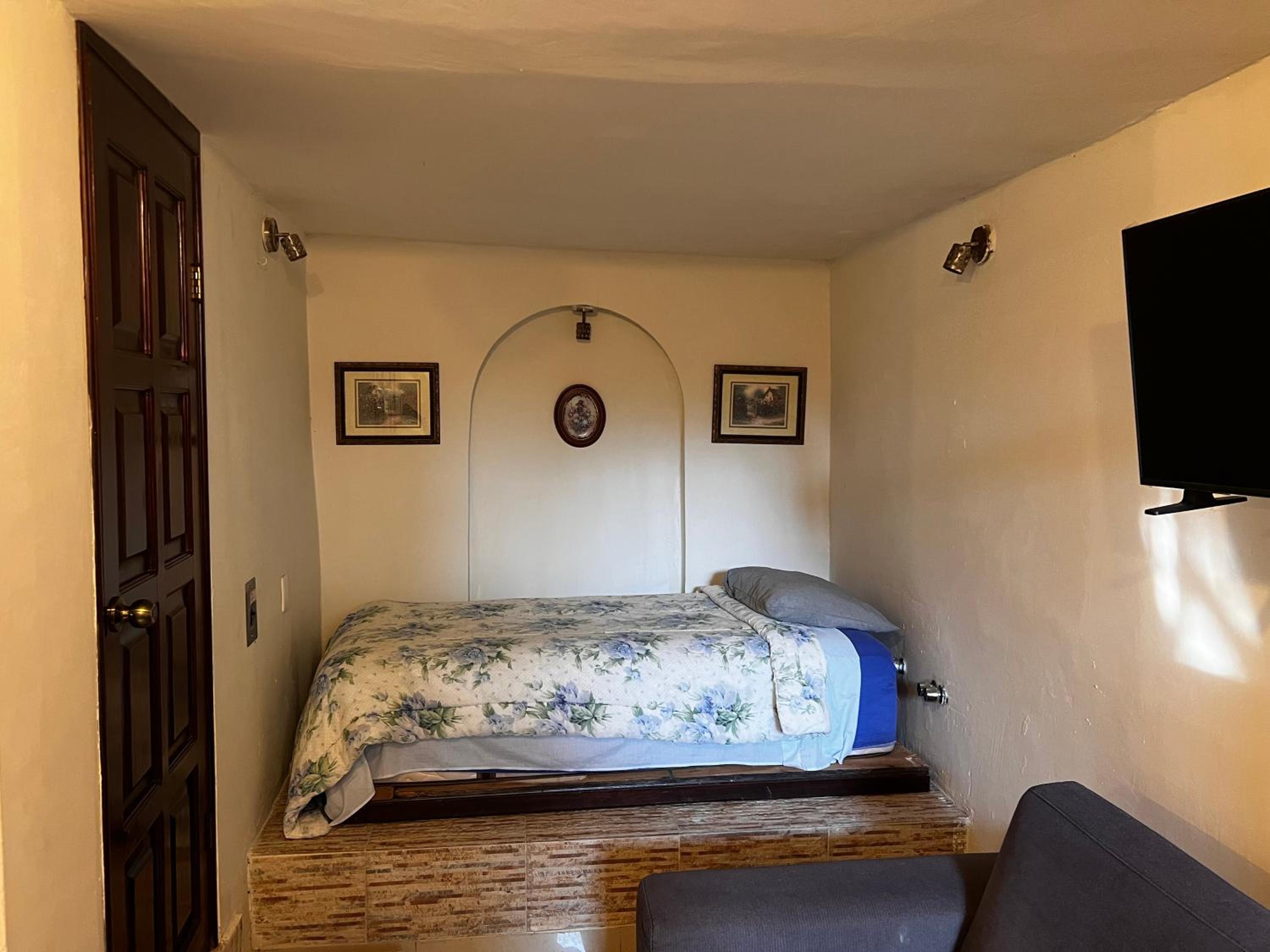 Studio with Spa Bath