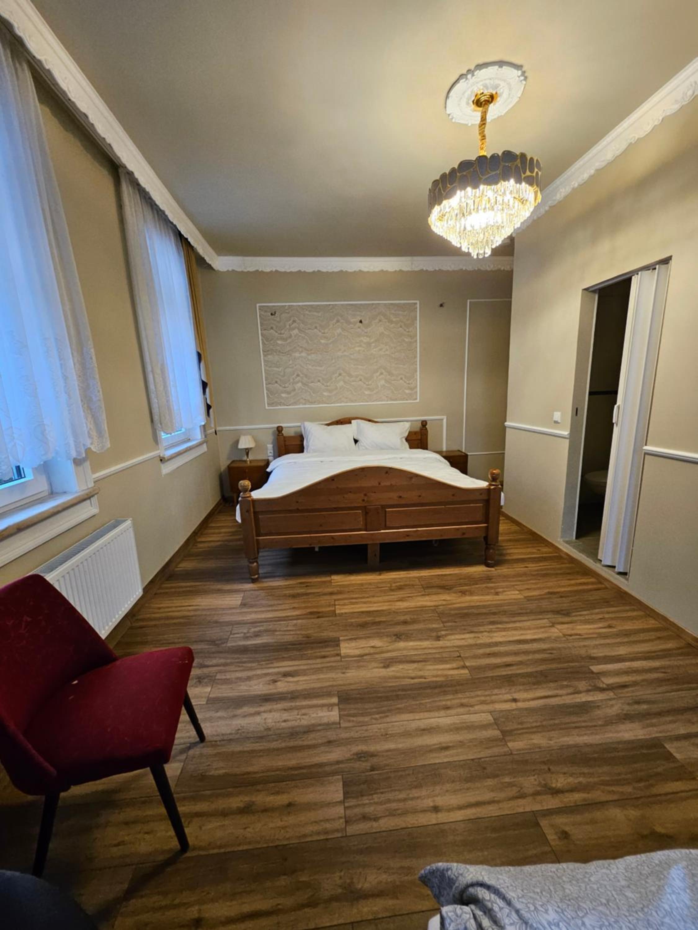 Superior Family Room photo 1