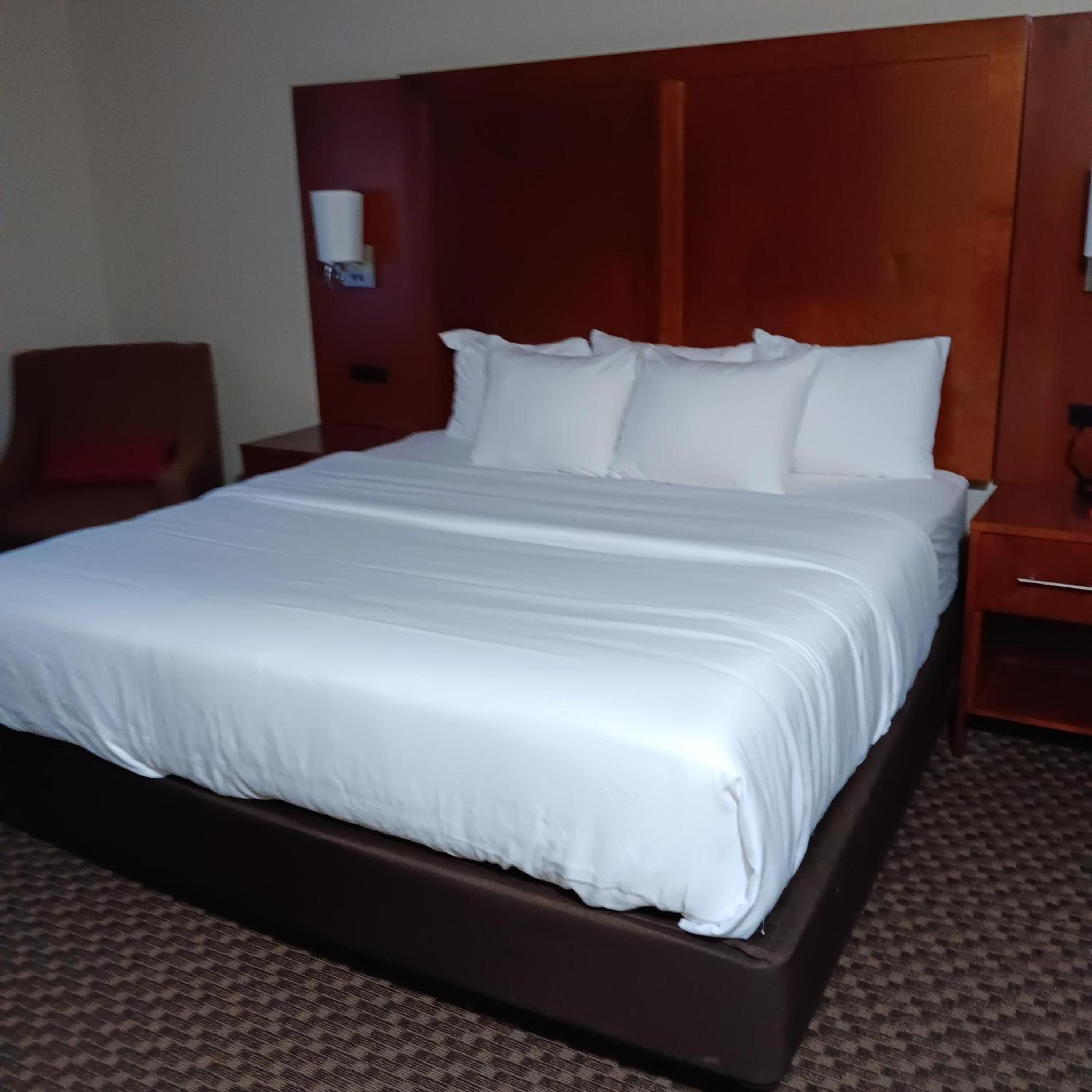 Superior King Room - Non-Smoking photo 3