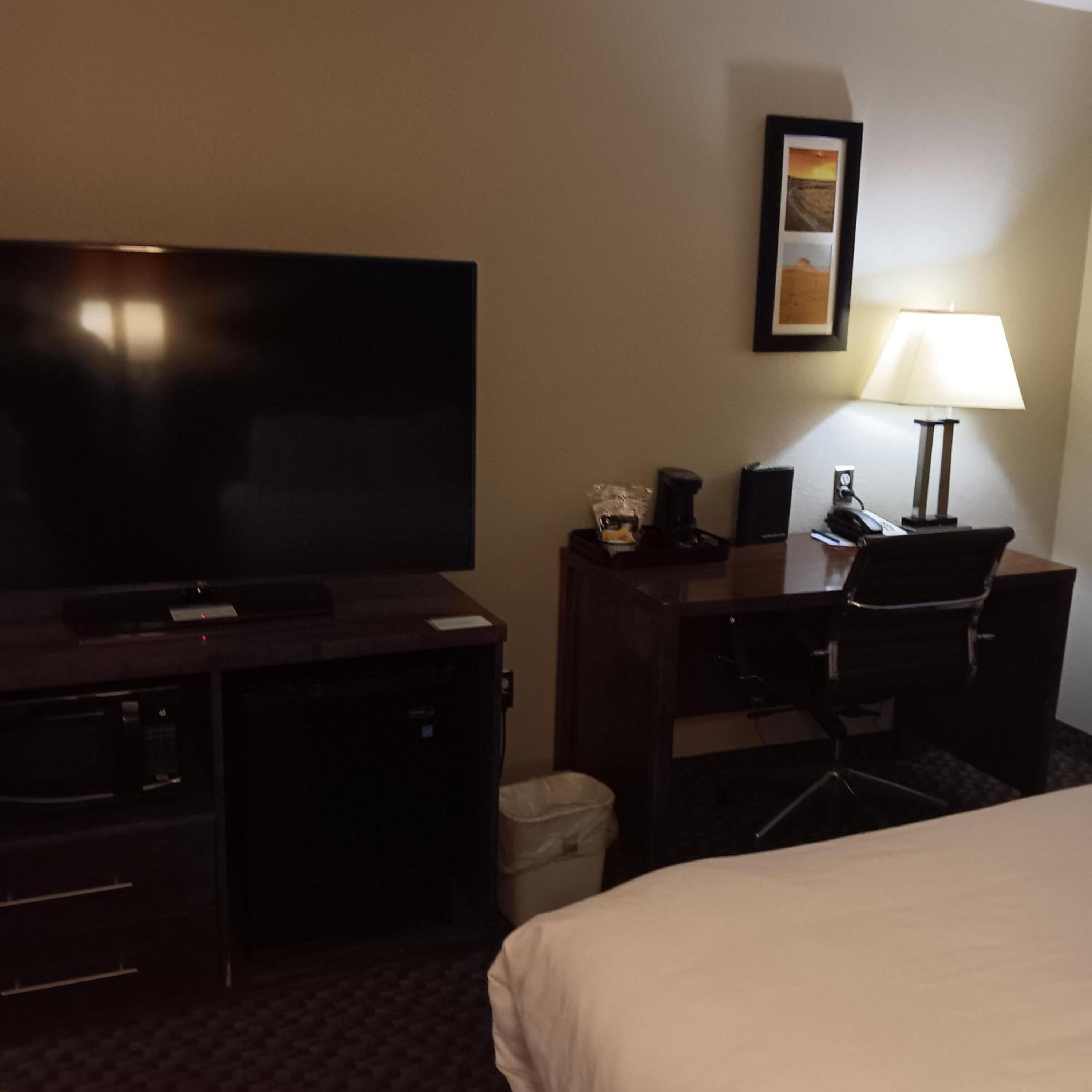 Queen Room with Two Queen Beds - Accessible/Non-Smoking  photo 2