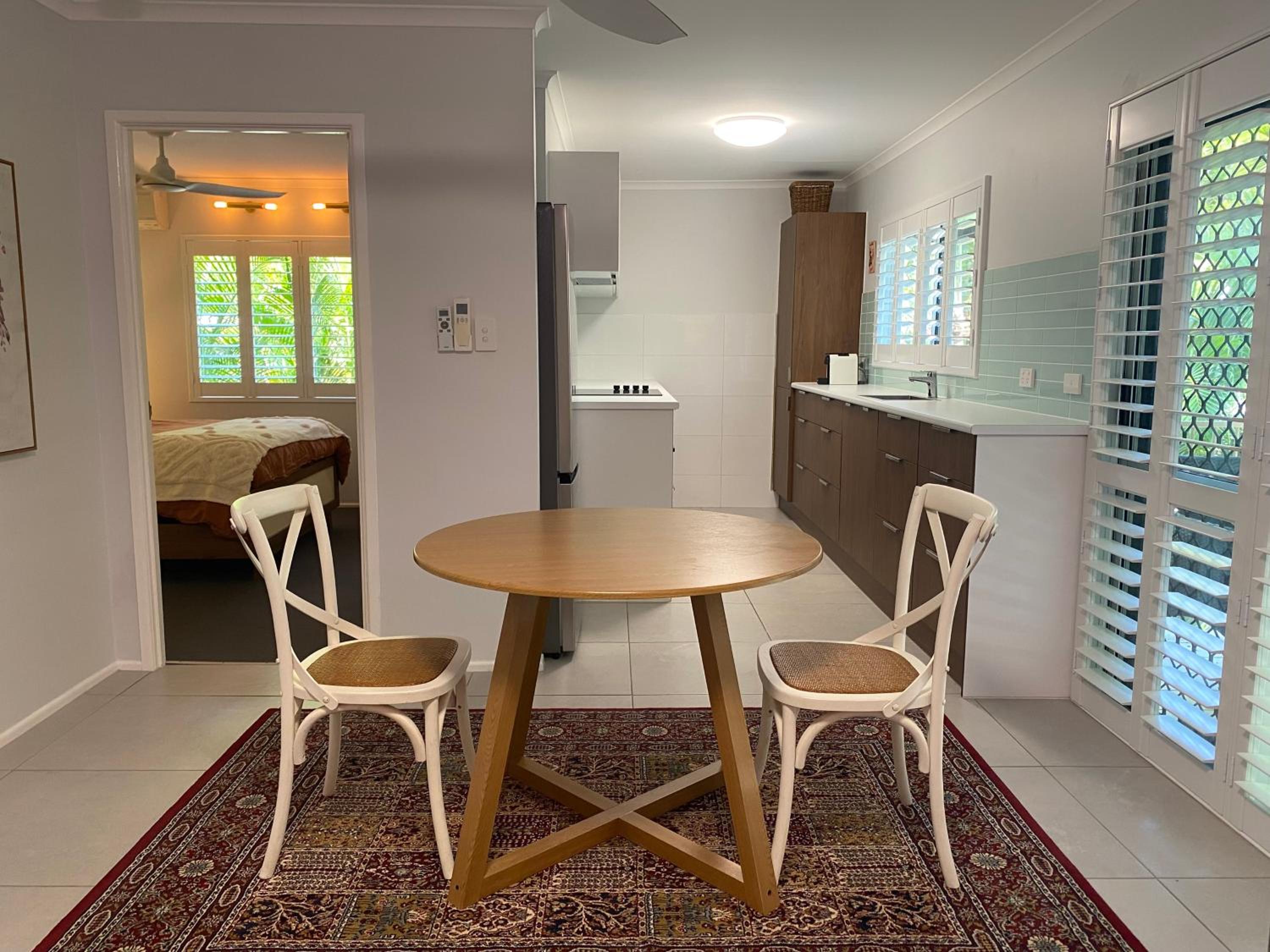 Deluxe One-Bedroom Apartment with Garden View photo 3