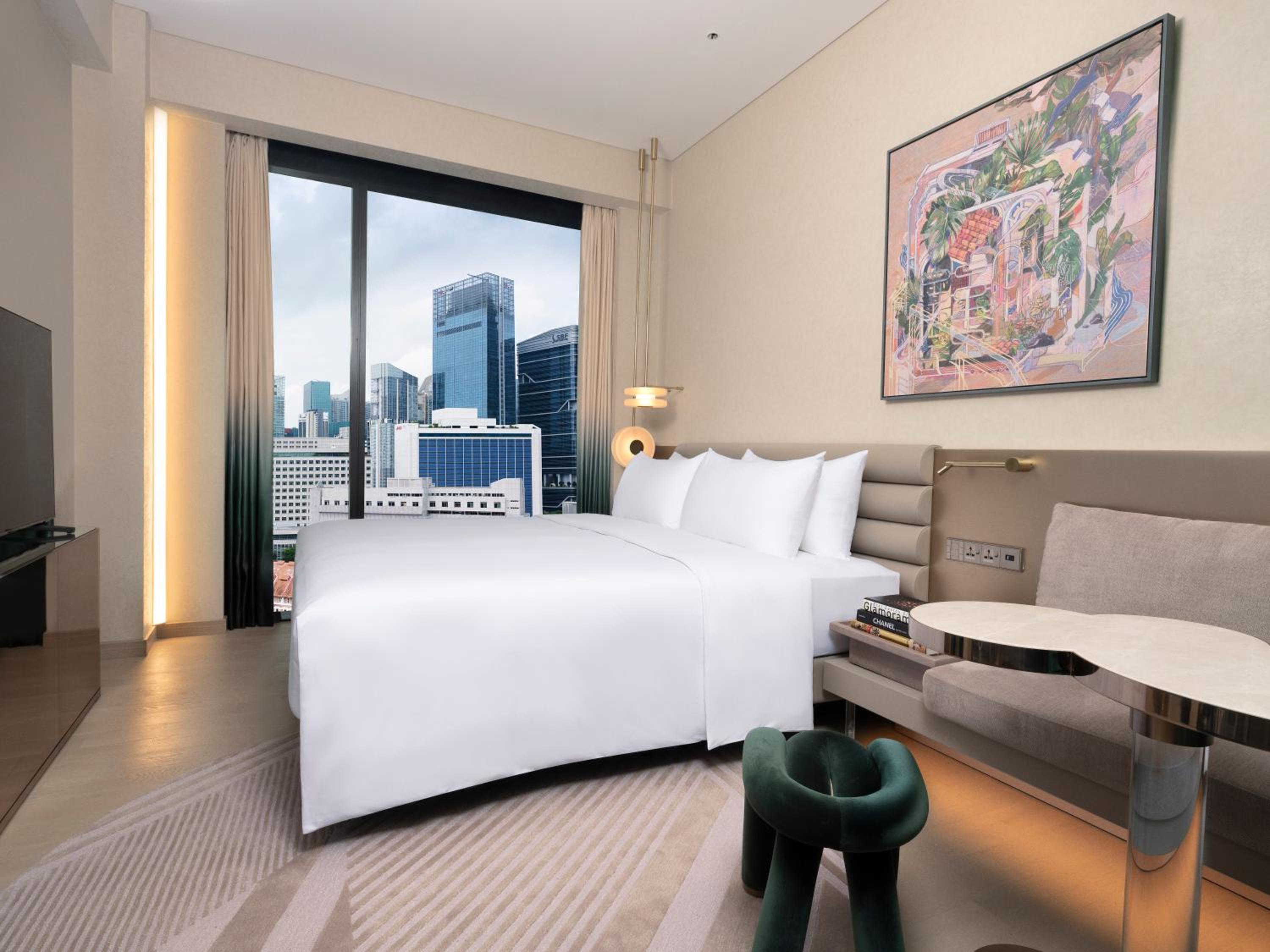 Executive King with Club Benefits, High Floor photo 3