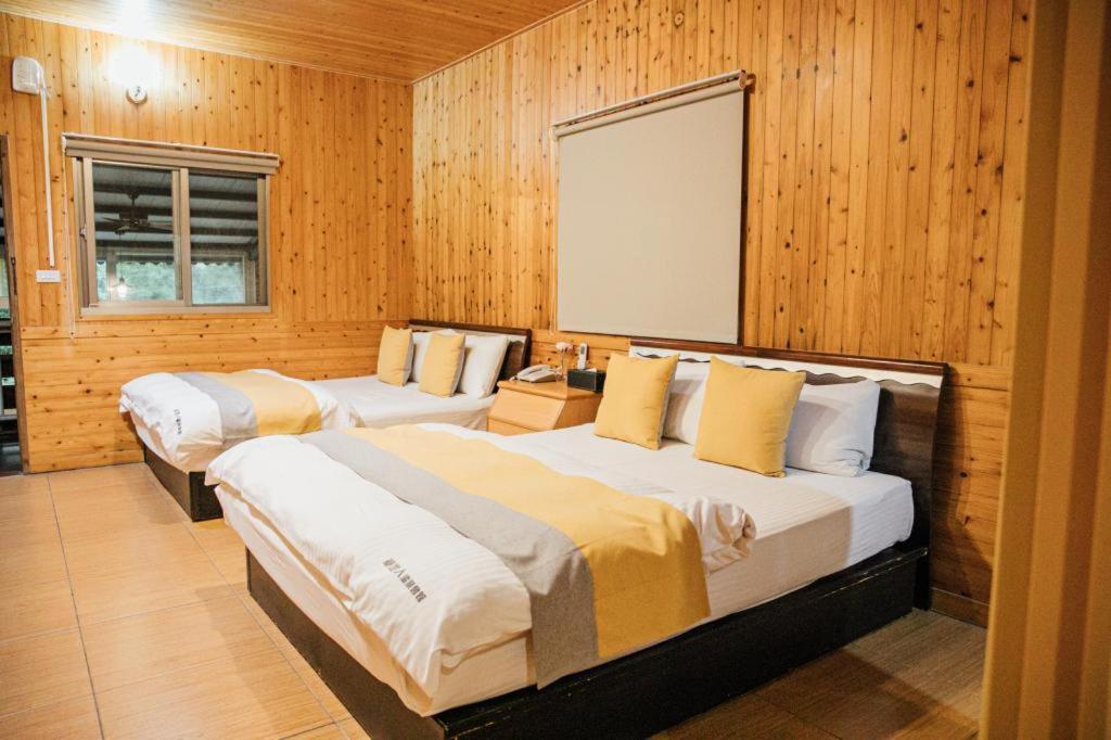 Economy Twin Room photo 2