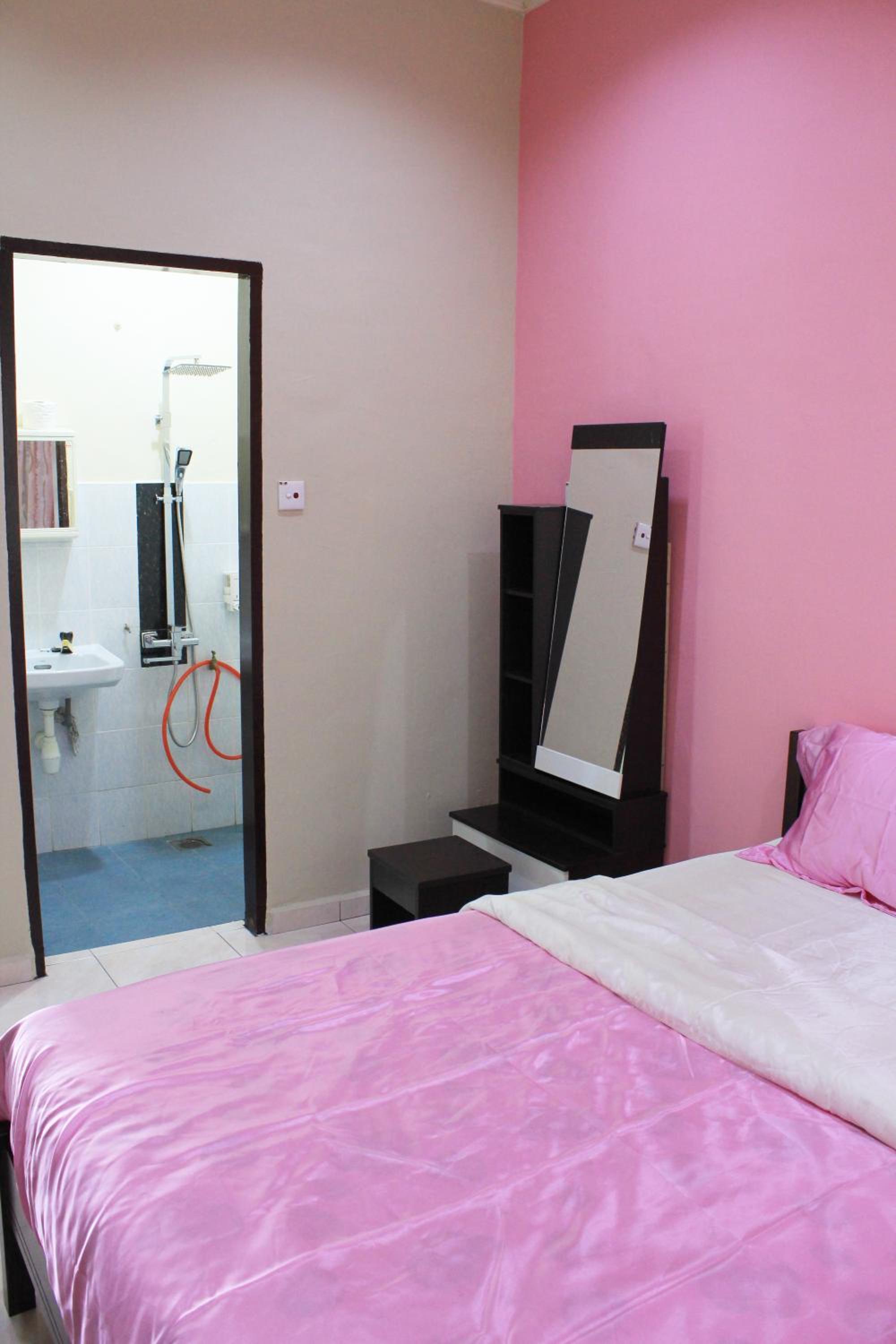 Double Room with Private Bathroom photo 2