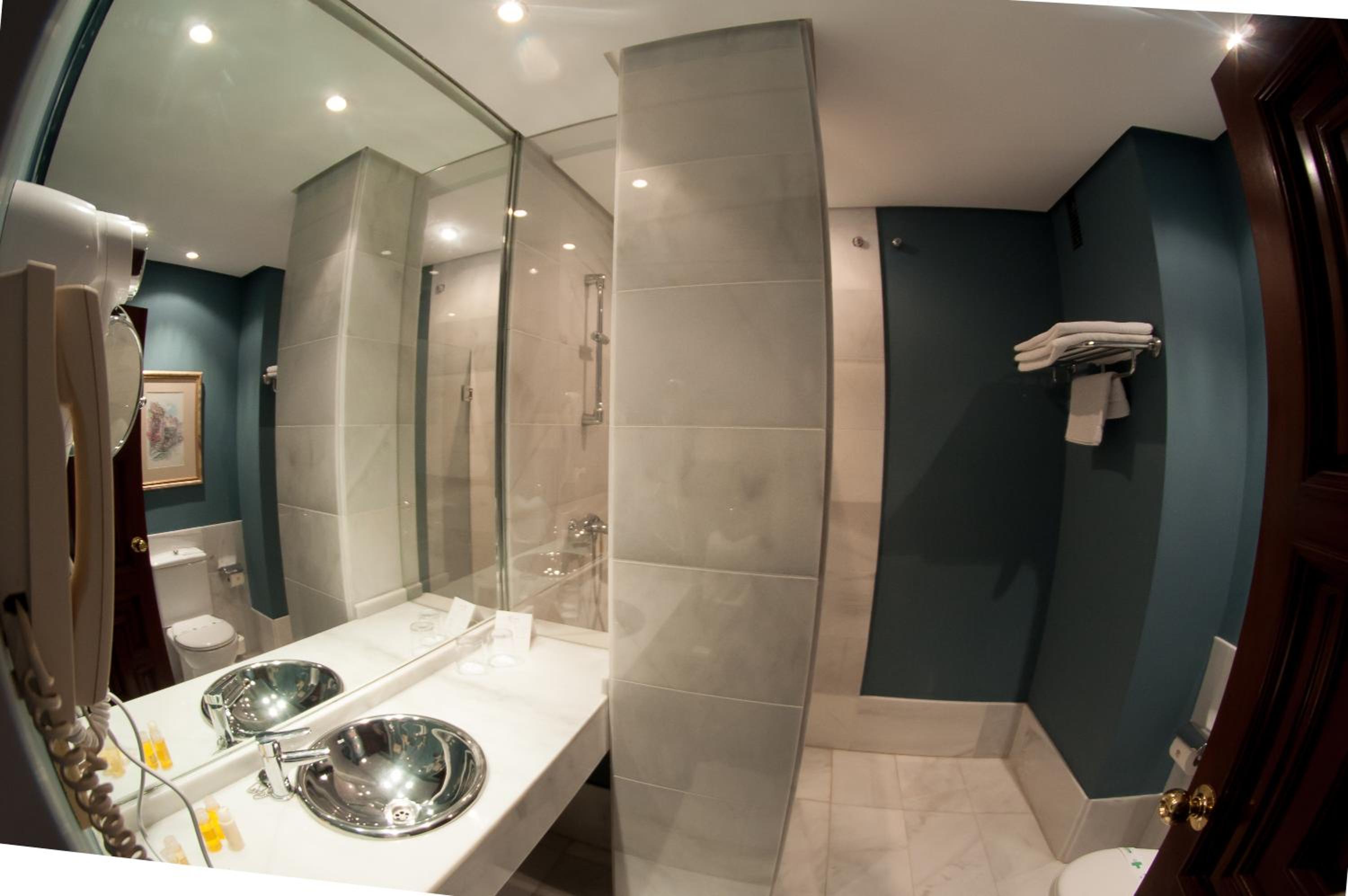 Superior Twin Room - Photo 3